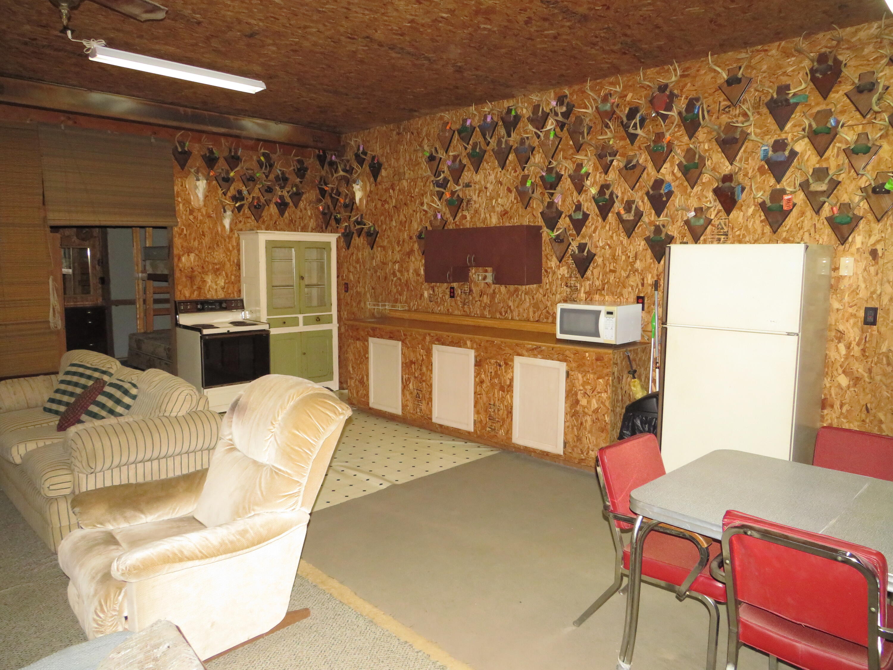 11000 N Vickeryville Road Property Photo 43