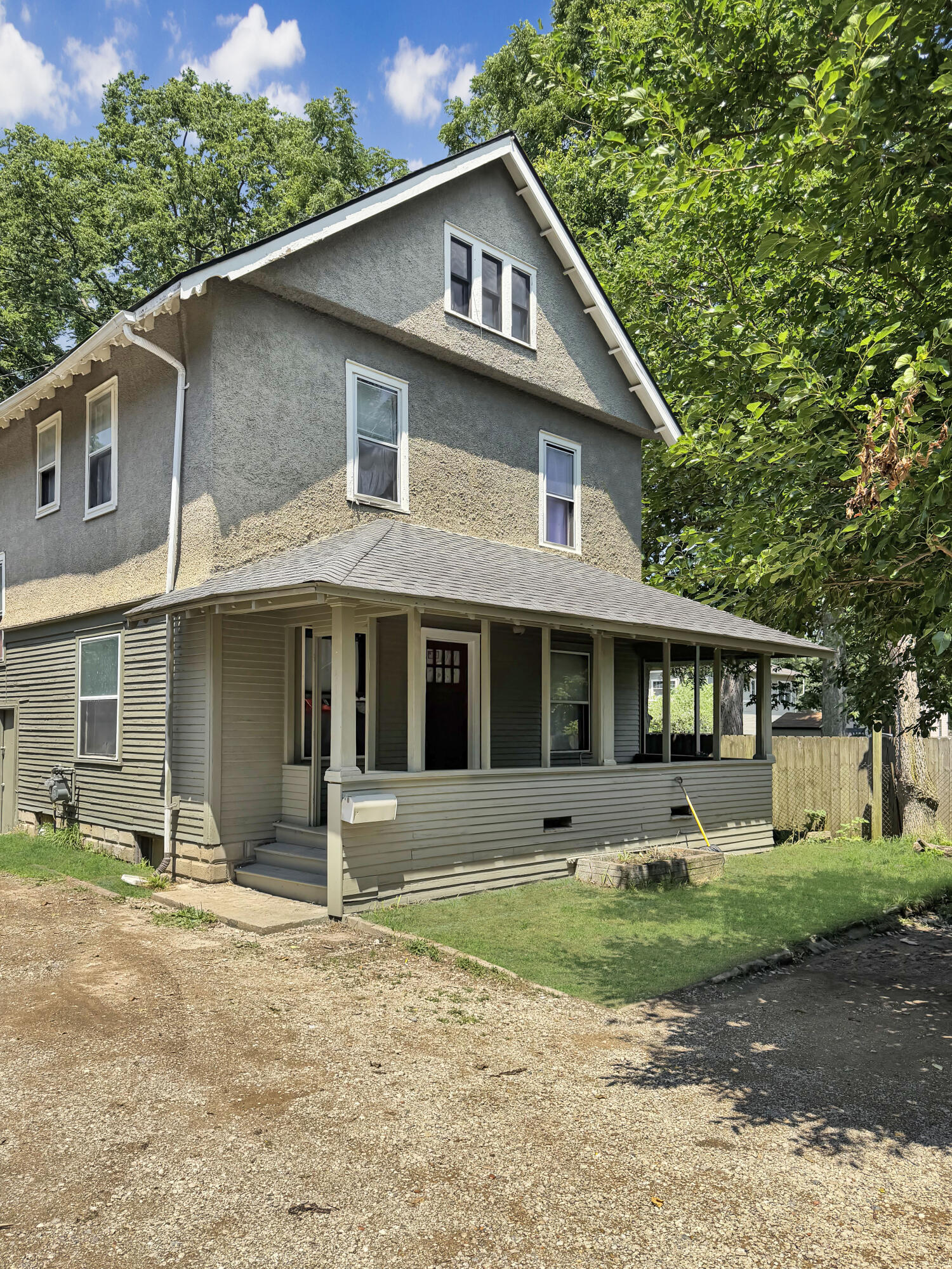 411 Mitchell Place Property Photo 1