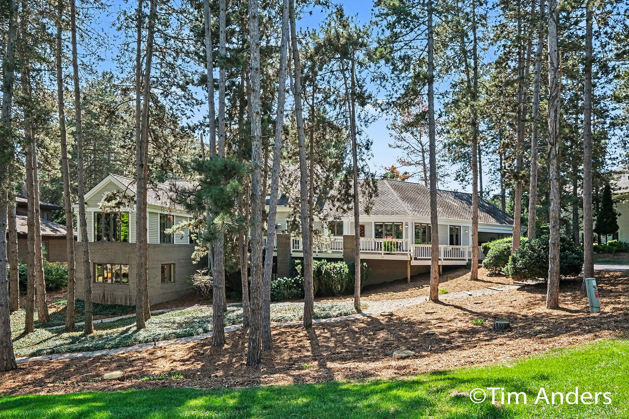 3433 Meadowood Trail Drive Se Property Photo 1