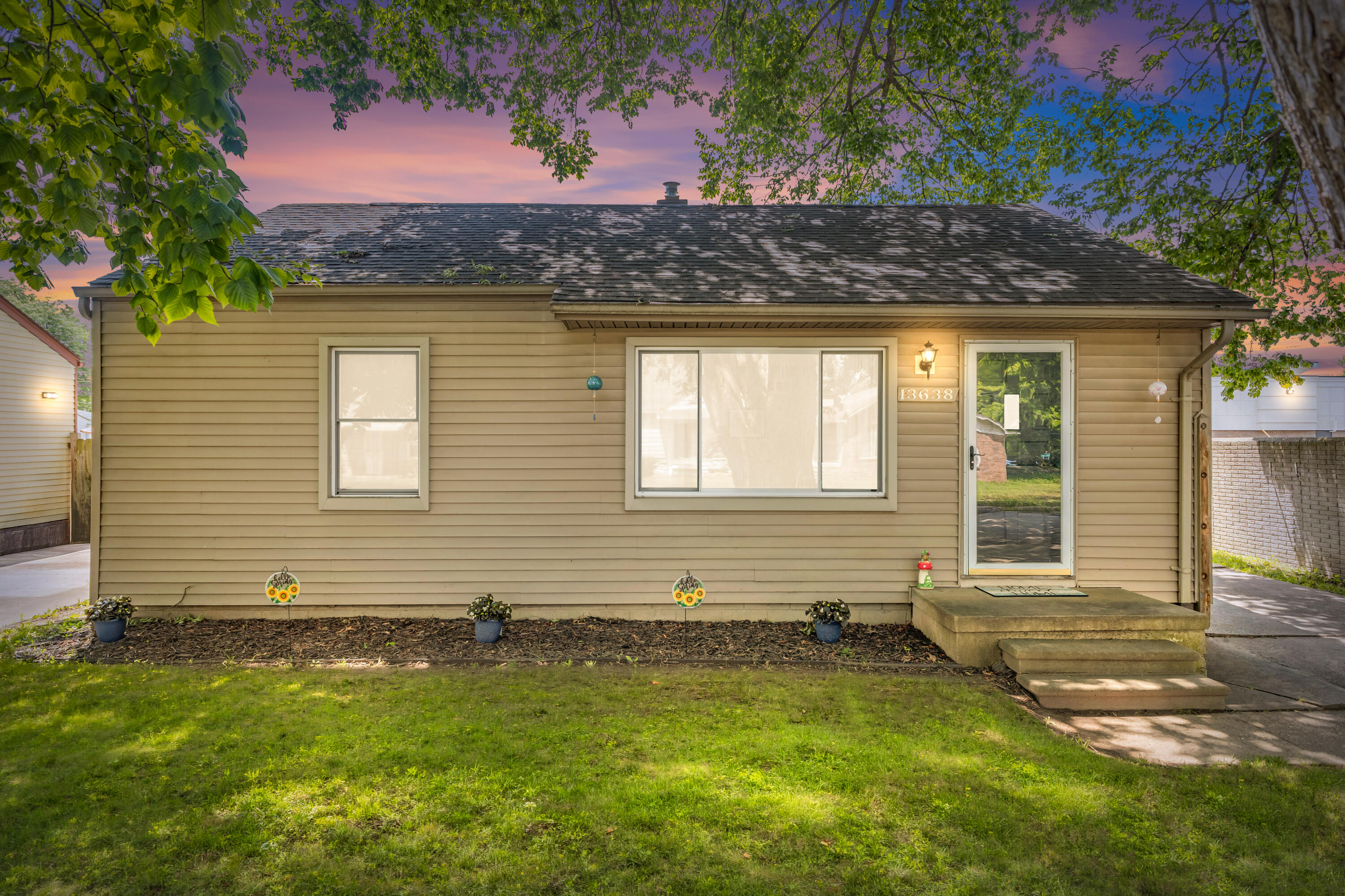 13638 Harold Avenue Property Photo 1