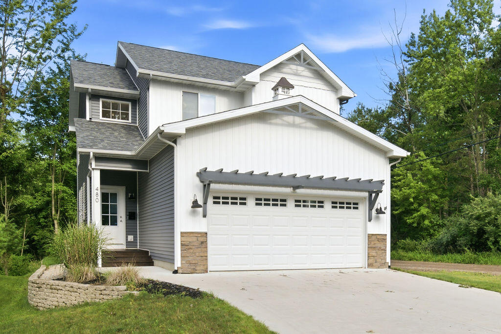 480 Mcmullan Way Property Photo 1