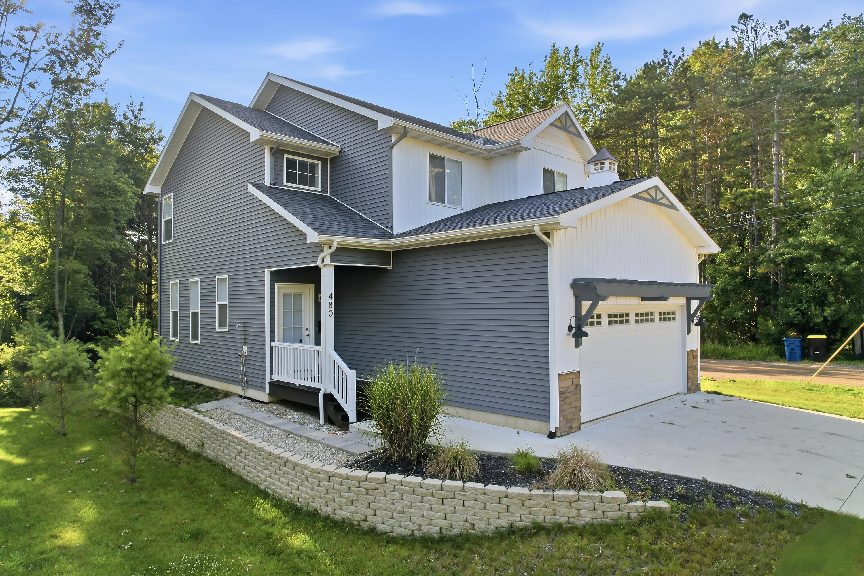 480 Mcmullan Way Property Photo 2