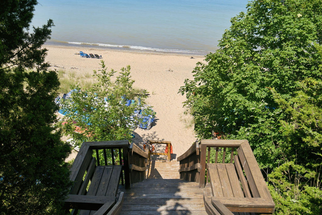 480 Mcmullan Way Property Photo 3
