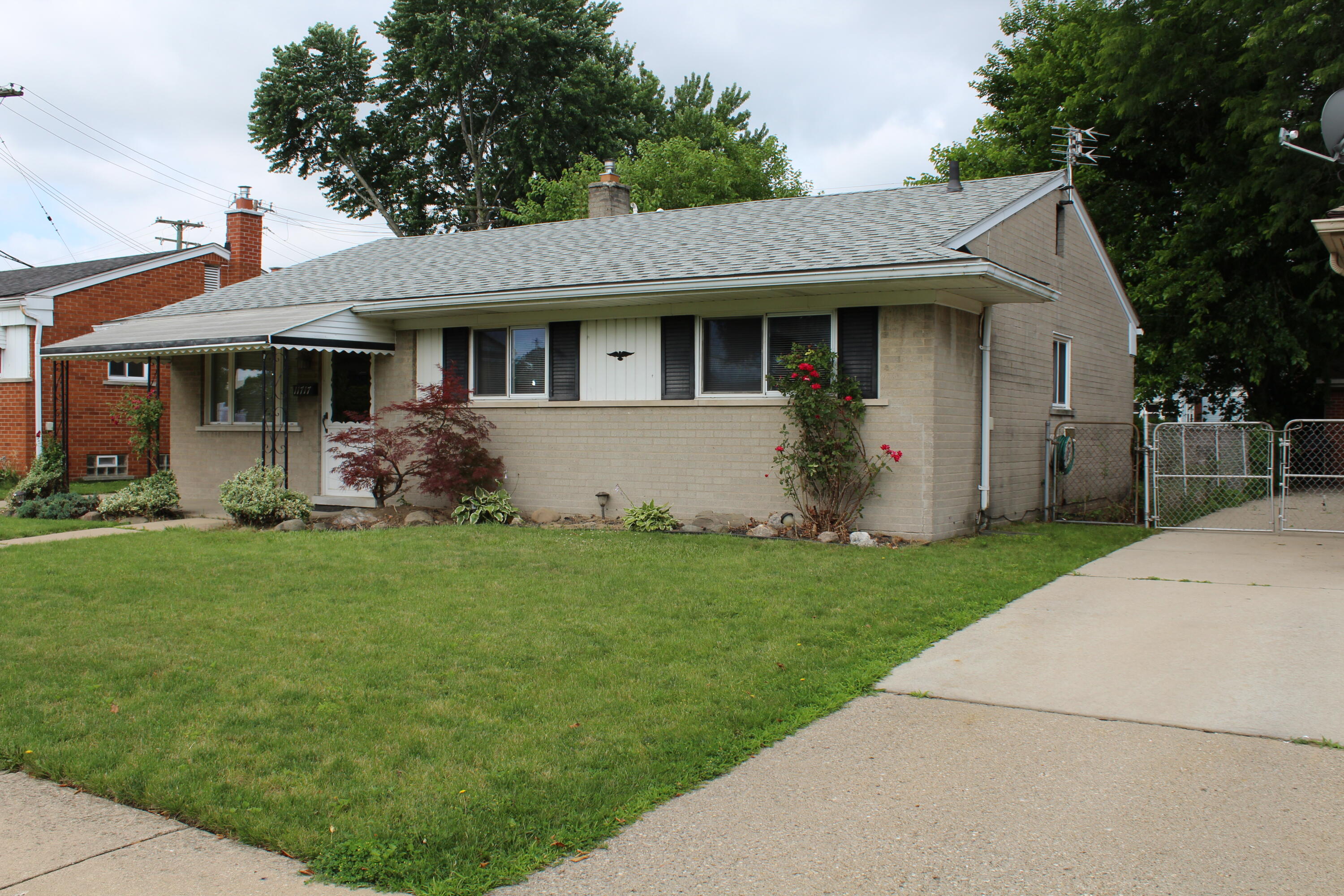 11717 Tecumseh Avenue Property Photo 2