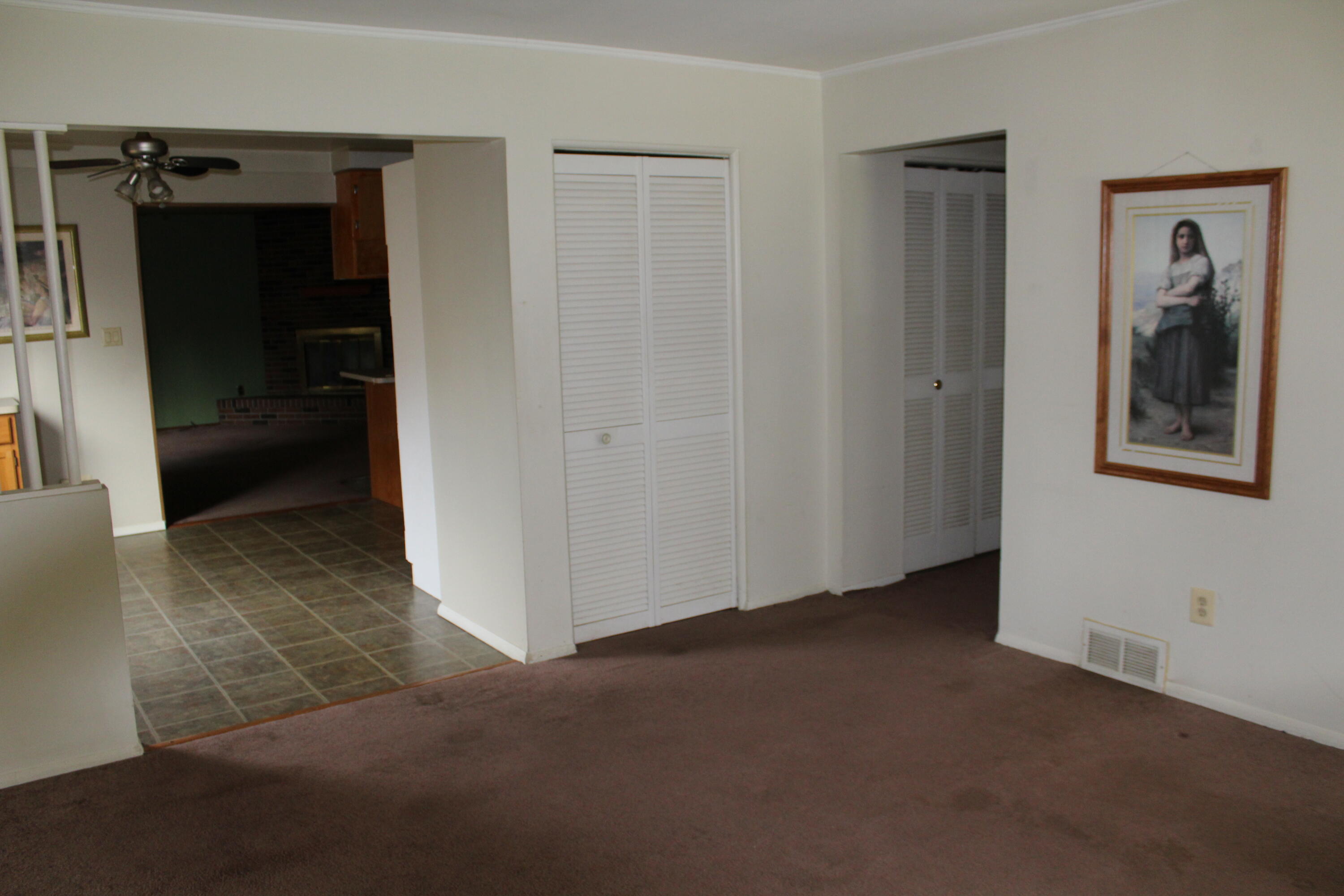 11717 Tecumseh Avenue Property Photo 6