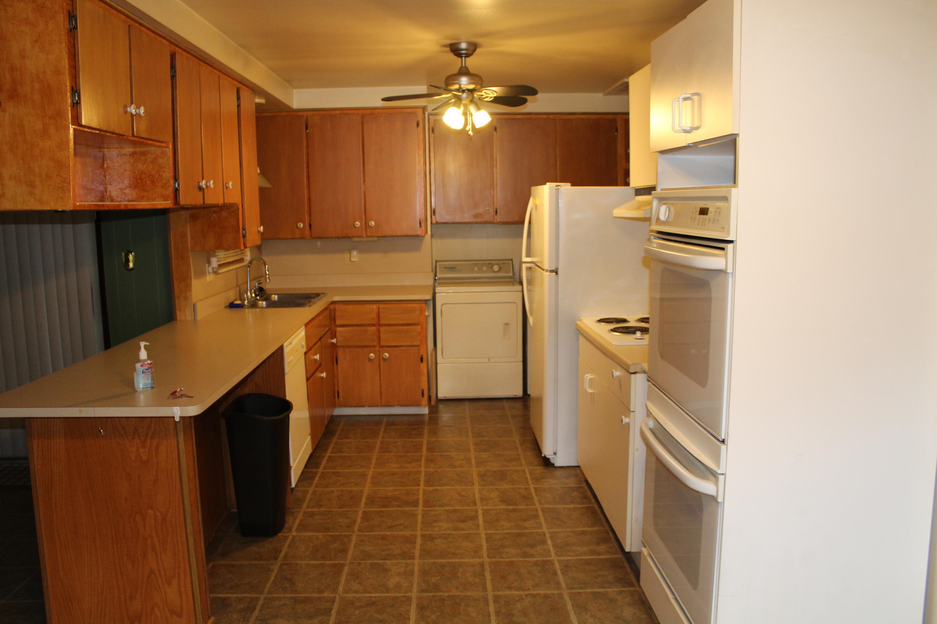11717 Tecumseh Avenue Property Photo 10