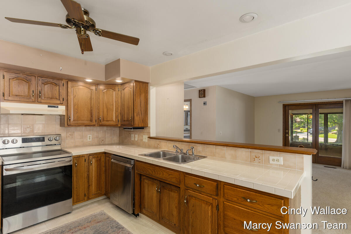 3283 Johnson Court Sw Property Photo 6