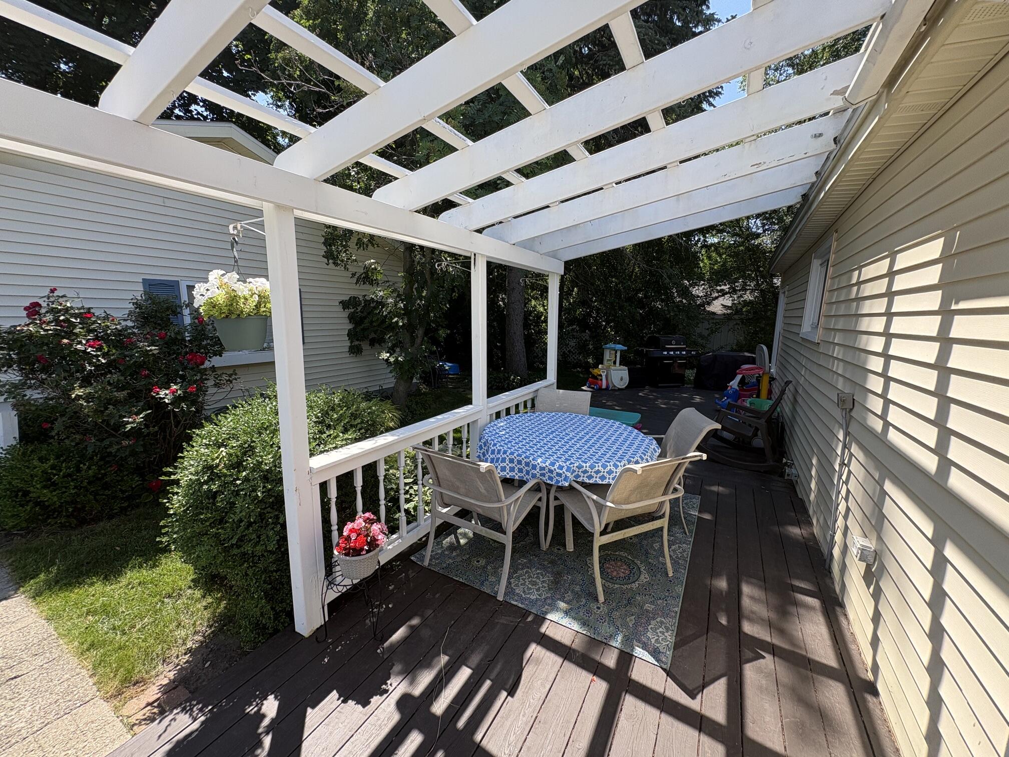 7651 Main Street Property Photo 7