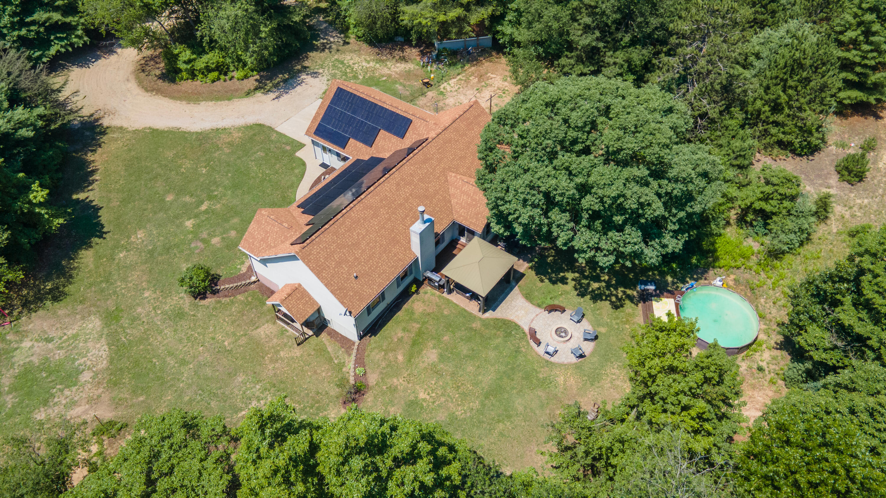 87 67th Street Property Photo 3