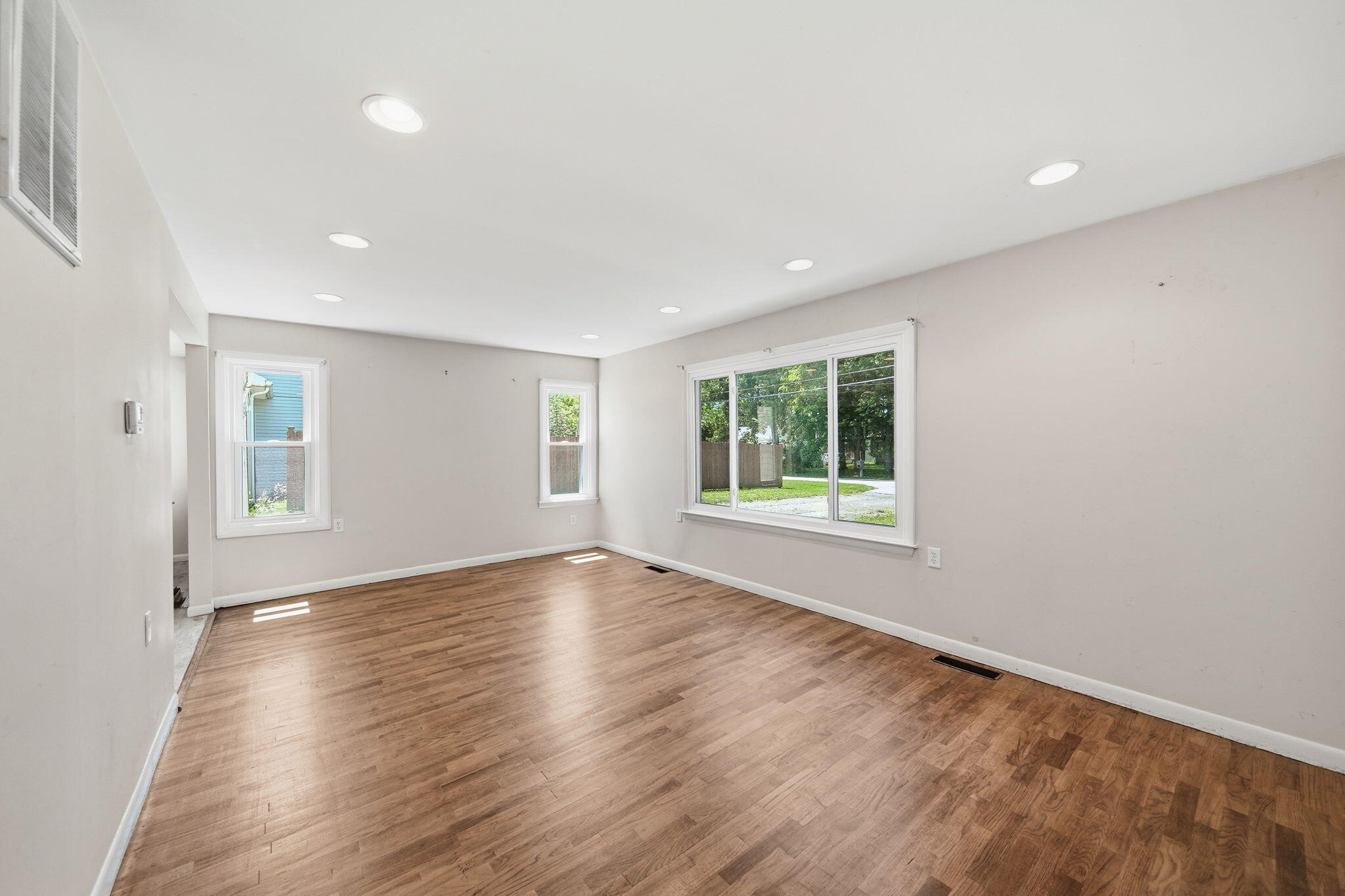 315 Kenneth Street Property Photo 8