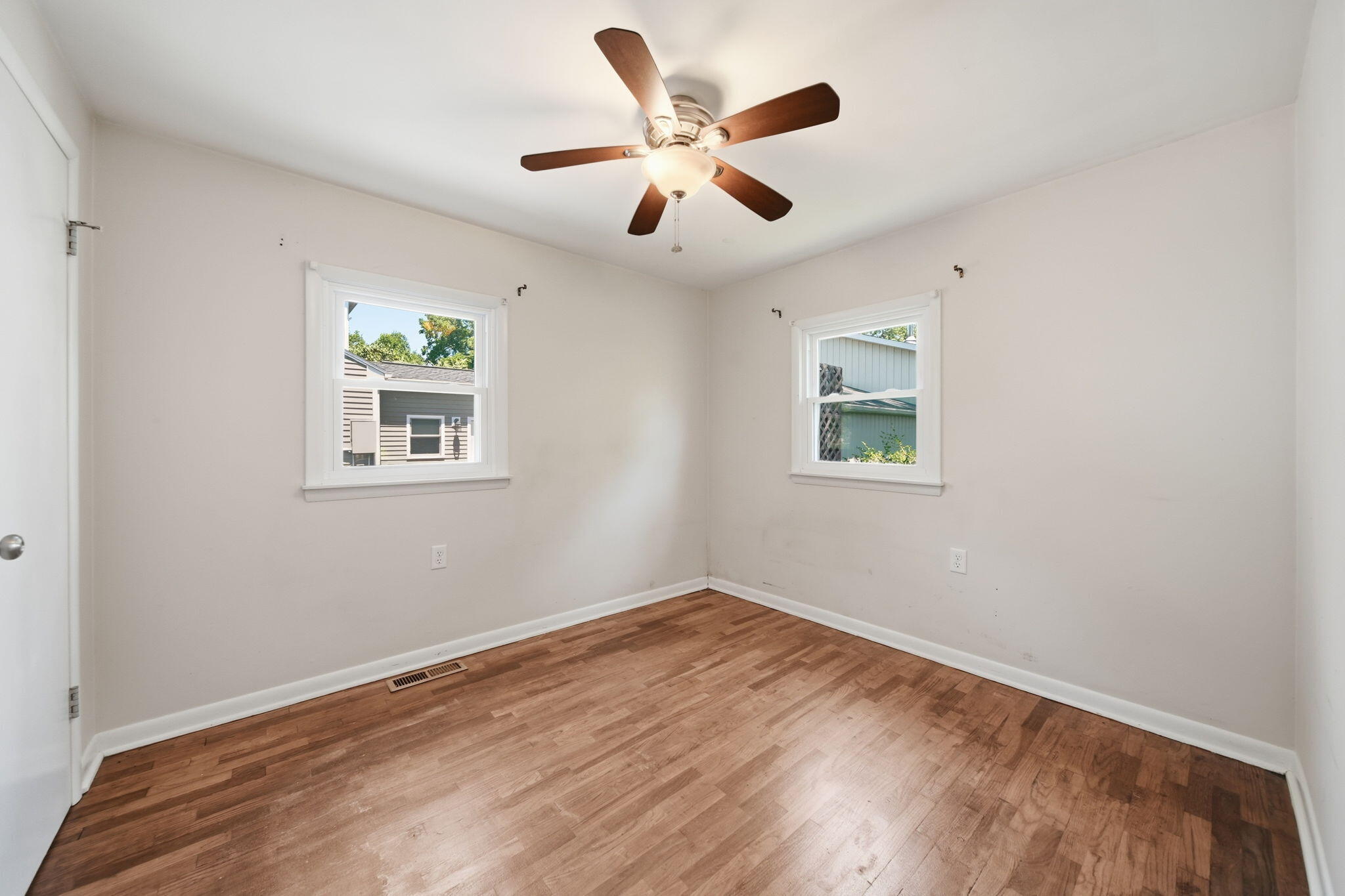 315 Kenneth Street Property Photo 17