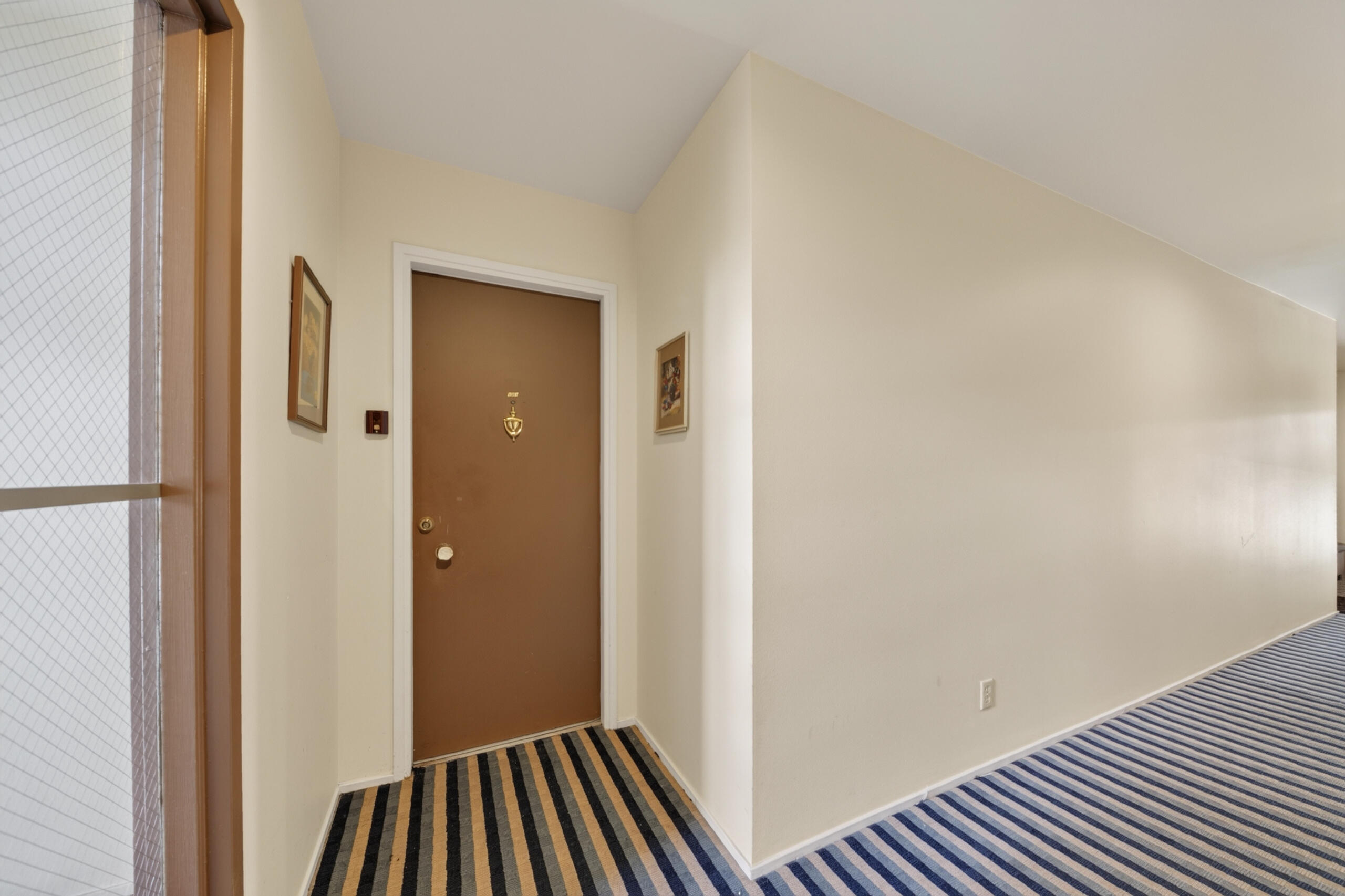 2106 Pauline Boulevard 202 Property Photo 2