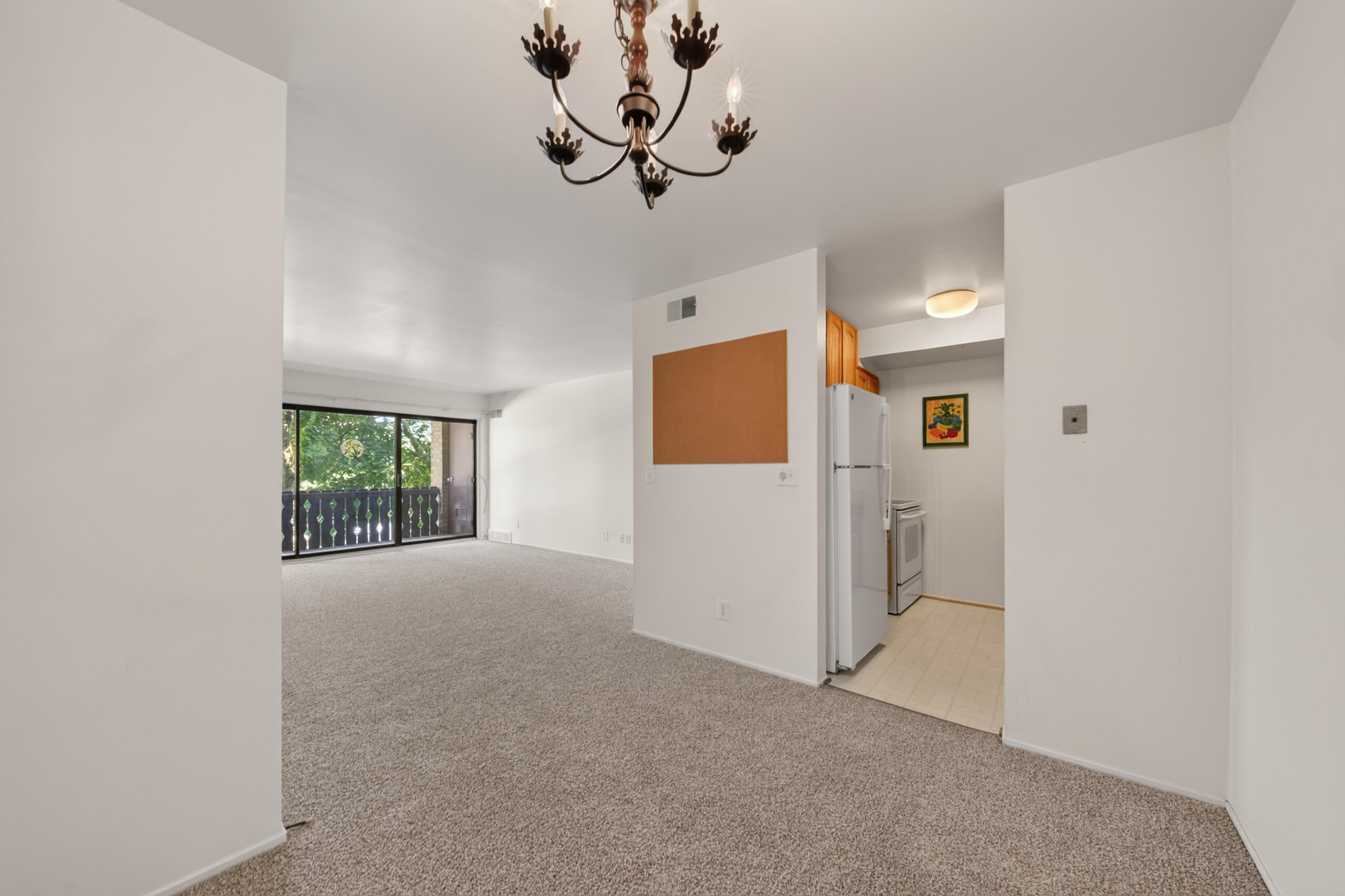 2106 Pauline Boulevard 202 Property Photo 5