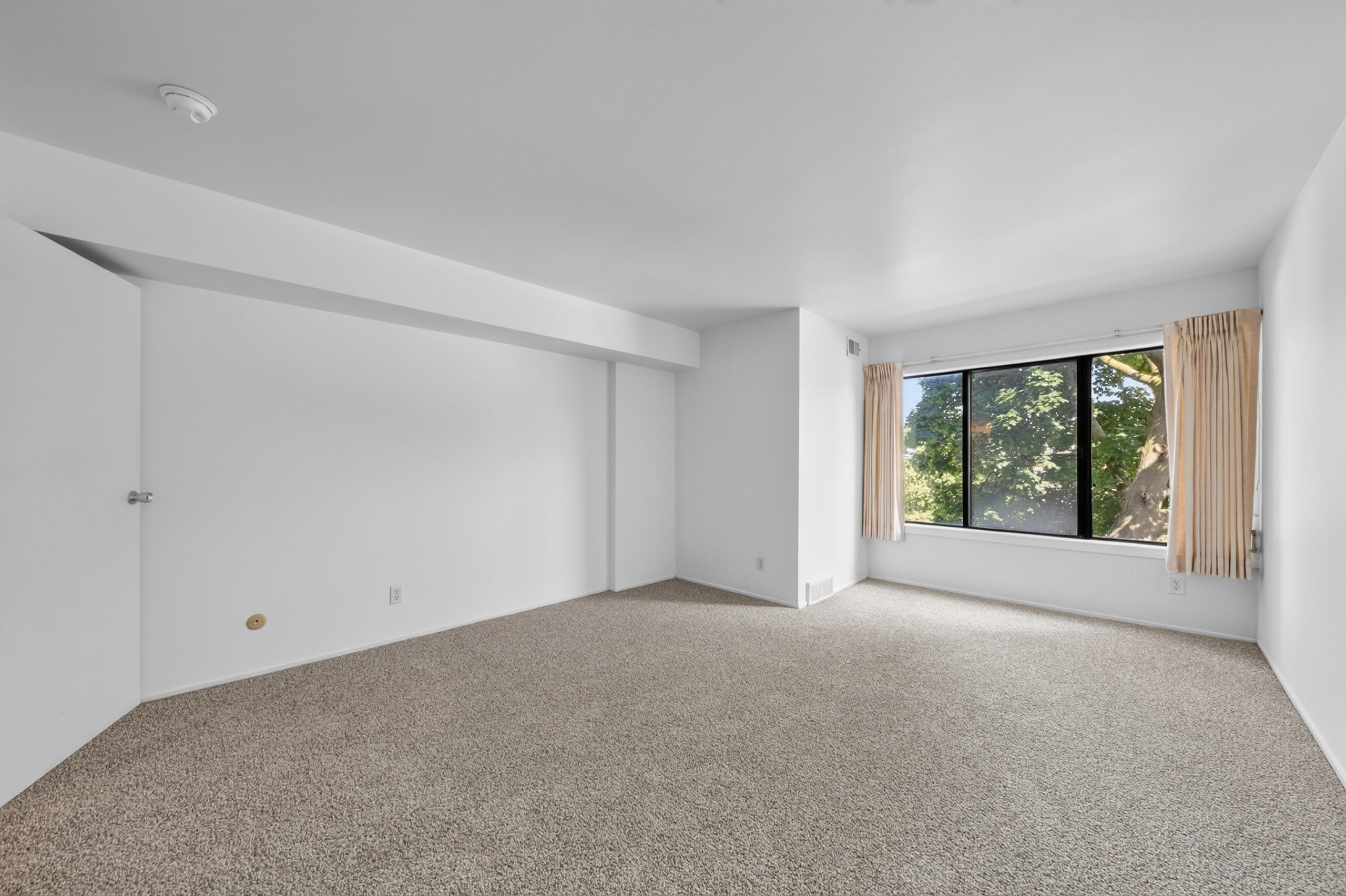 2106 Pauline Boulevard 202 Property Photo 22