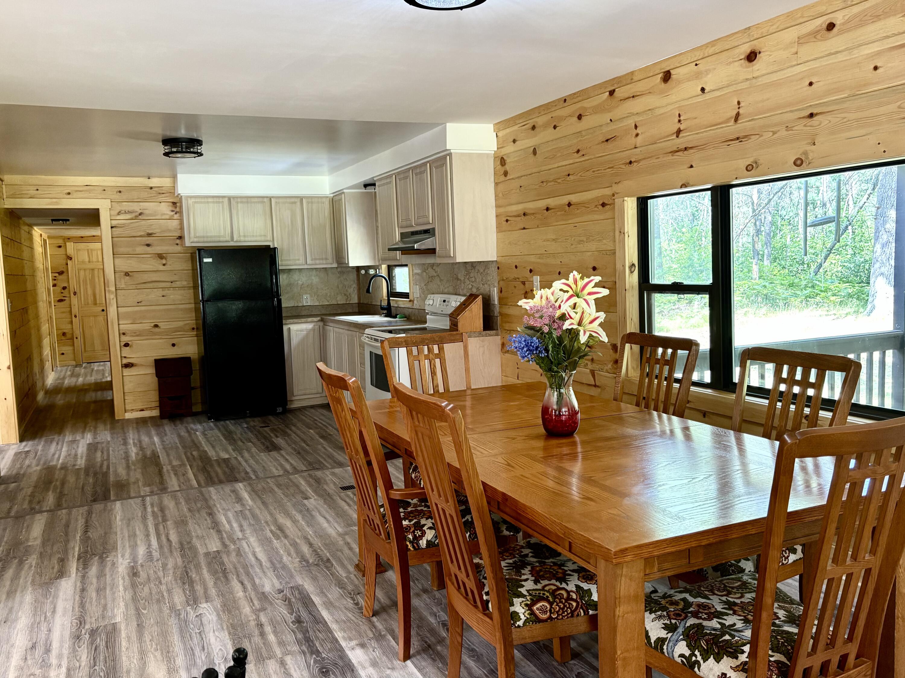 2594 S Forman Road Property Photo 12