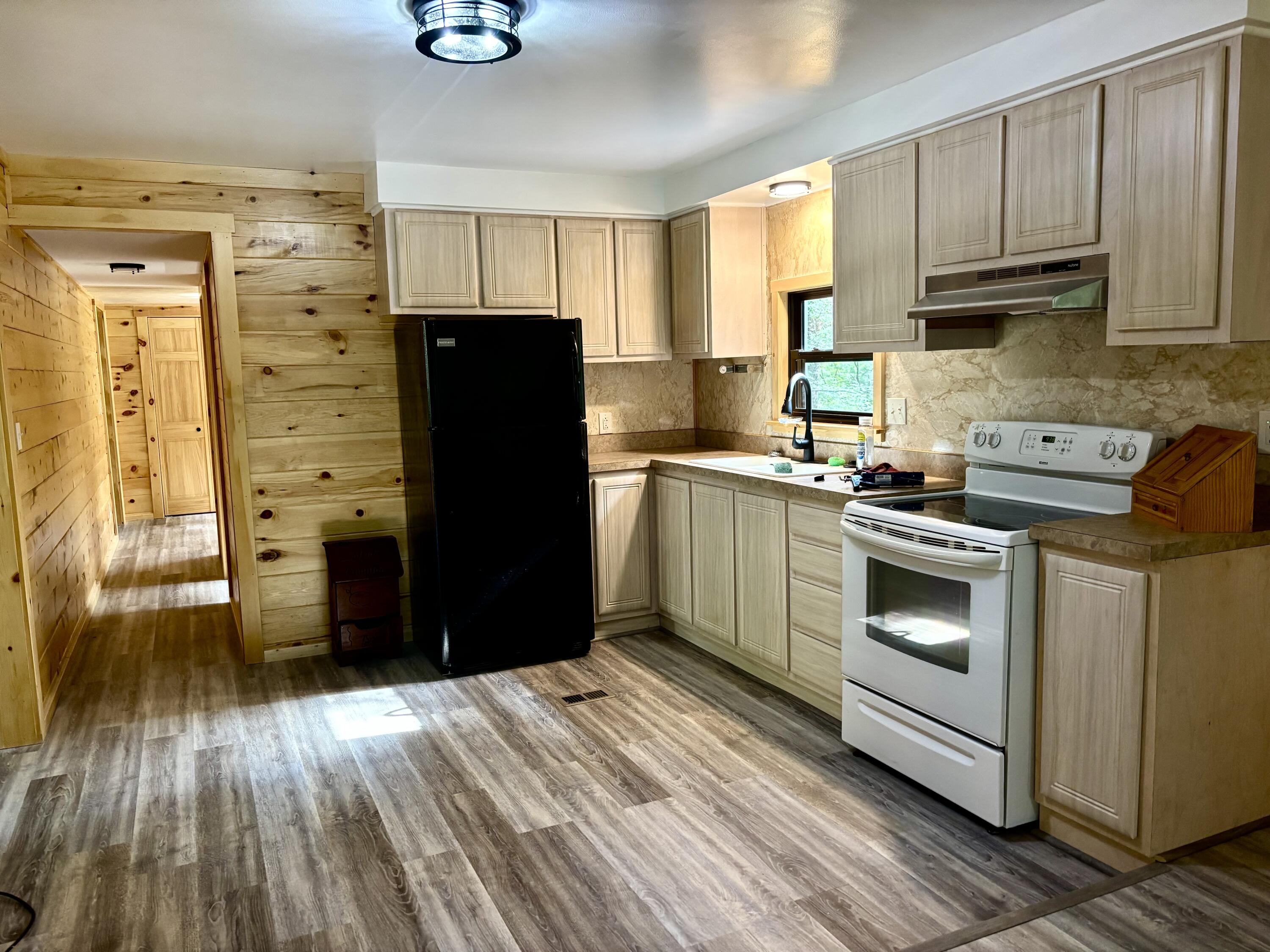 2594 S Forman Road Property Photo 14