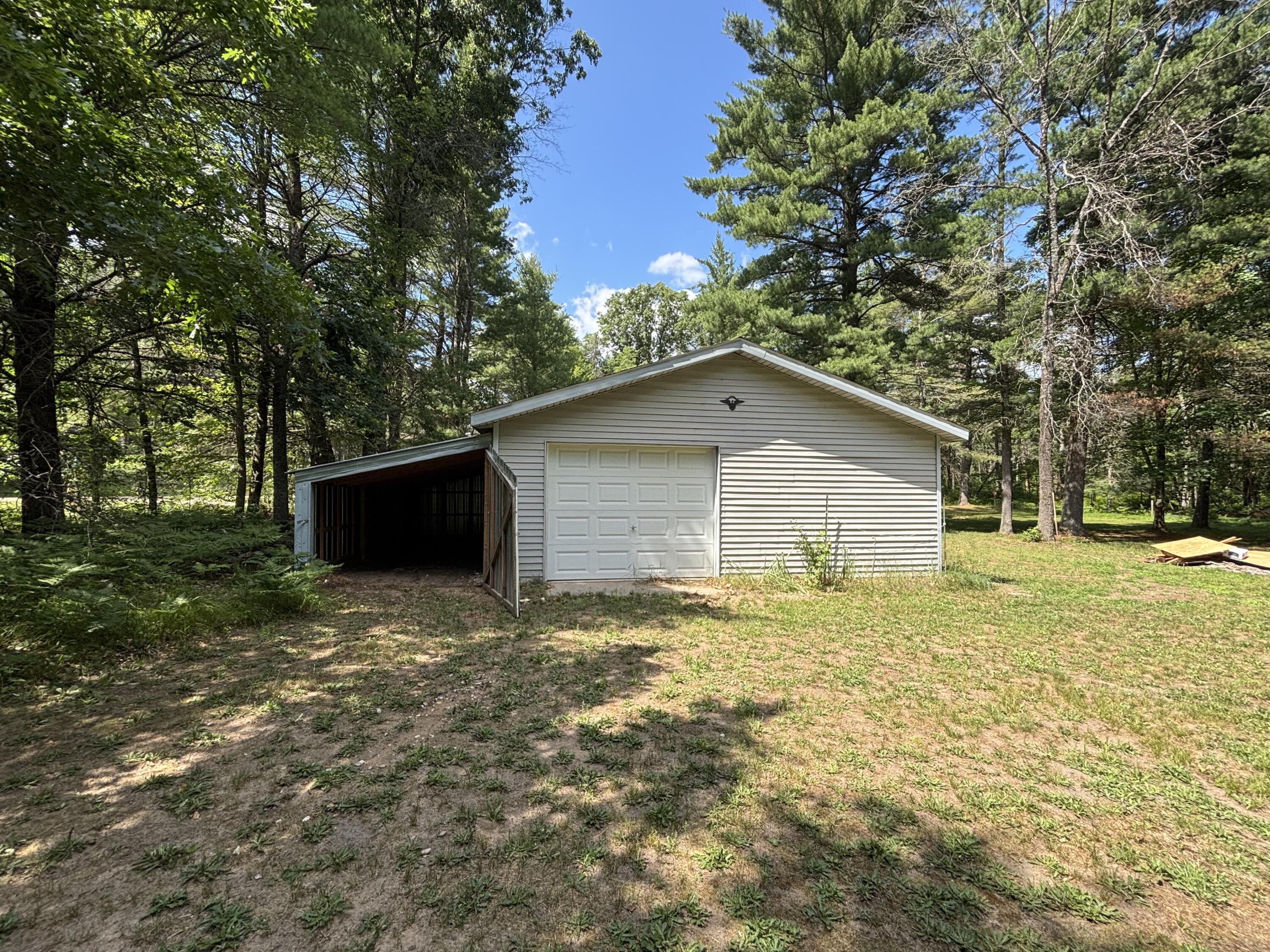 2594 S Forman Road Property Photo 28