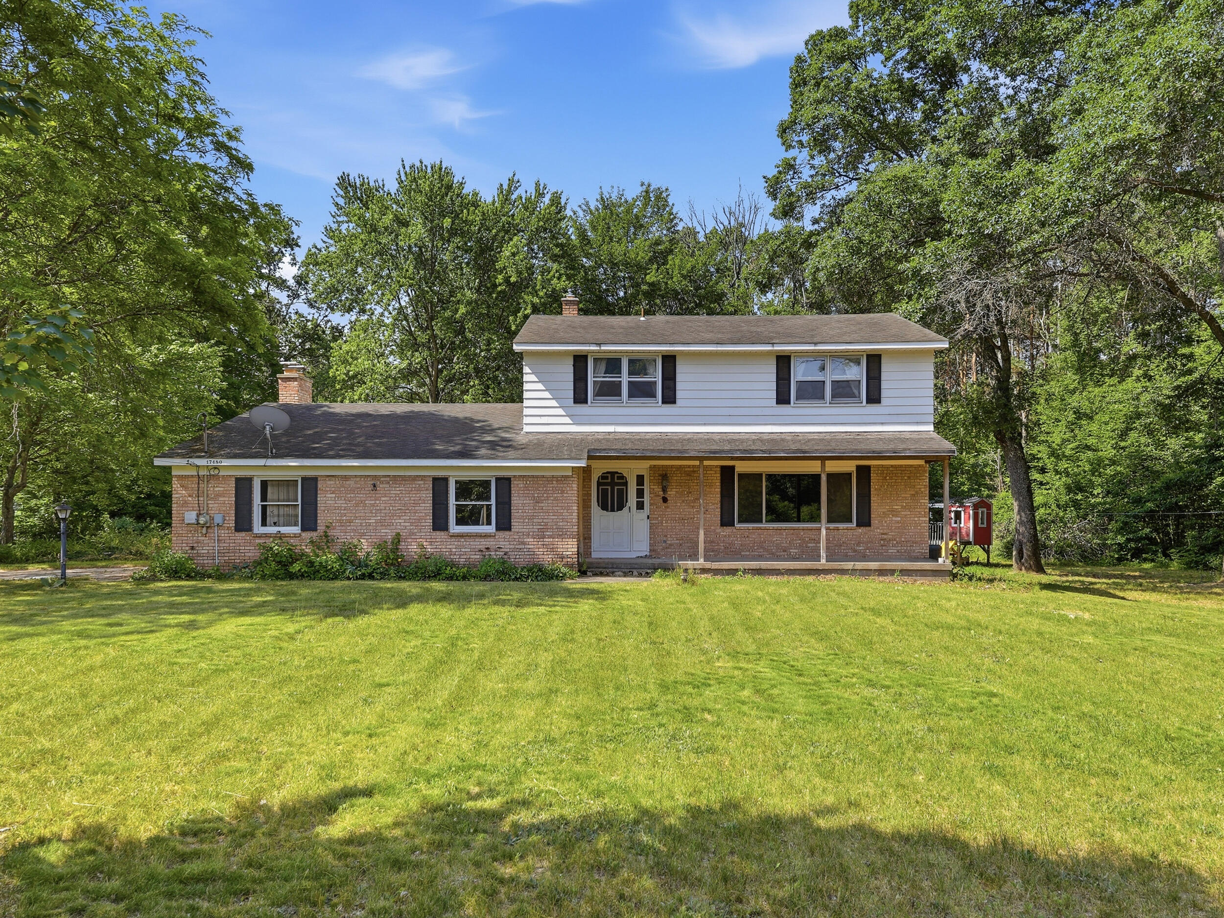 17480 Valley Drive Property Photo 1