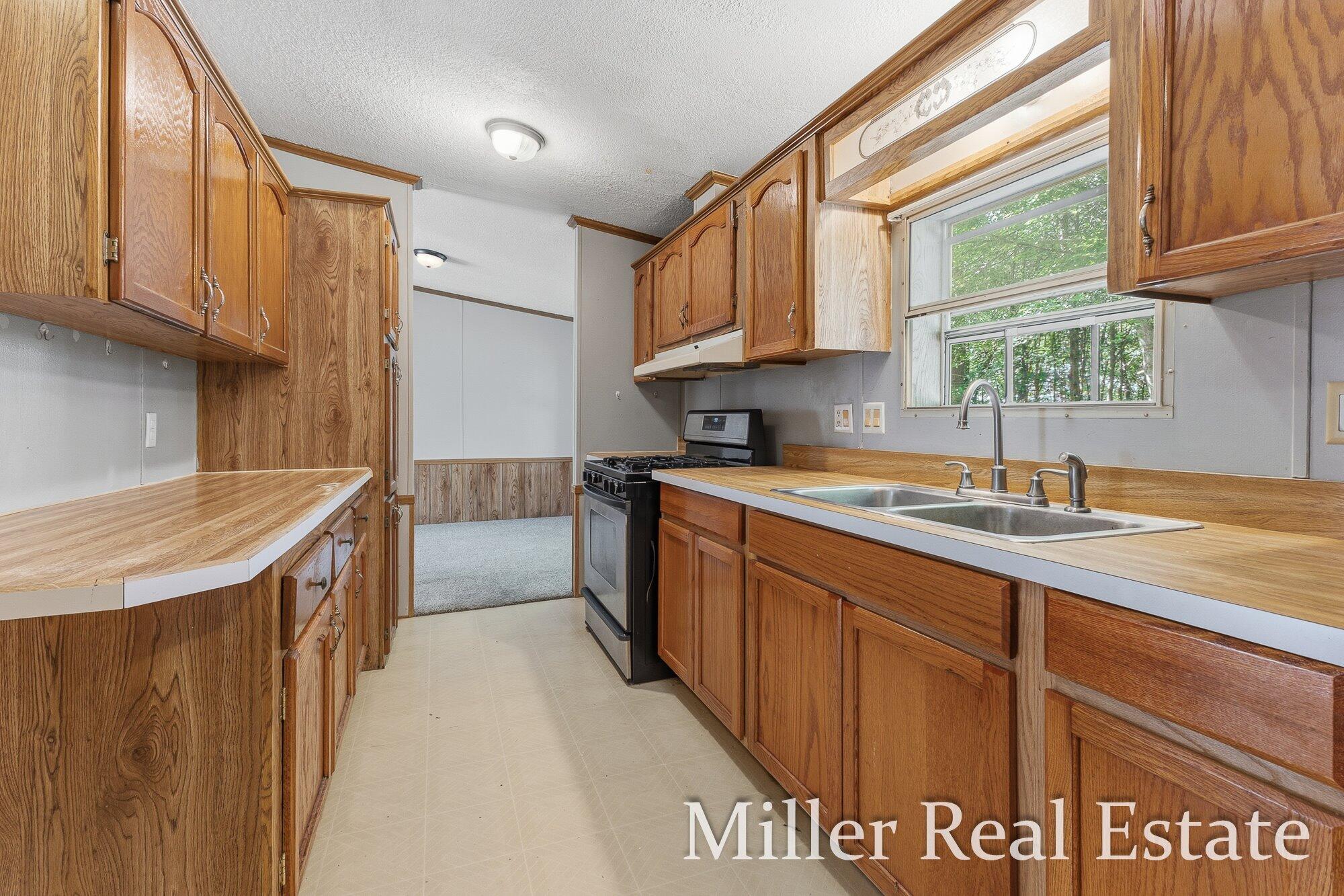 12780 North Avenue Property Photo 3