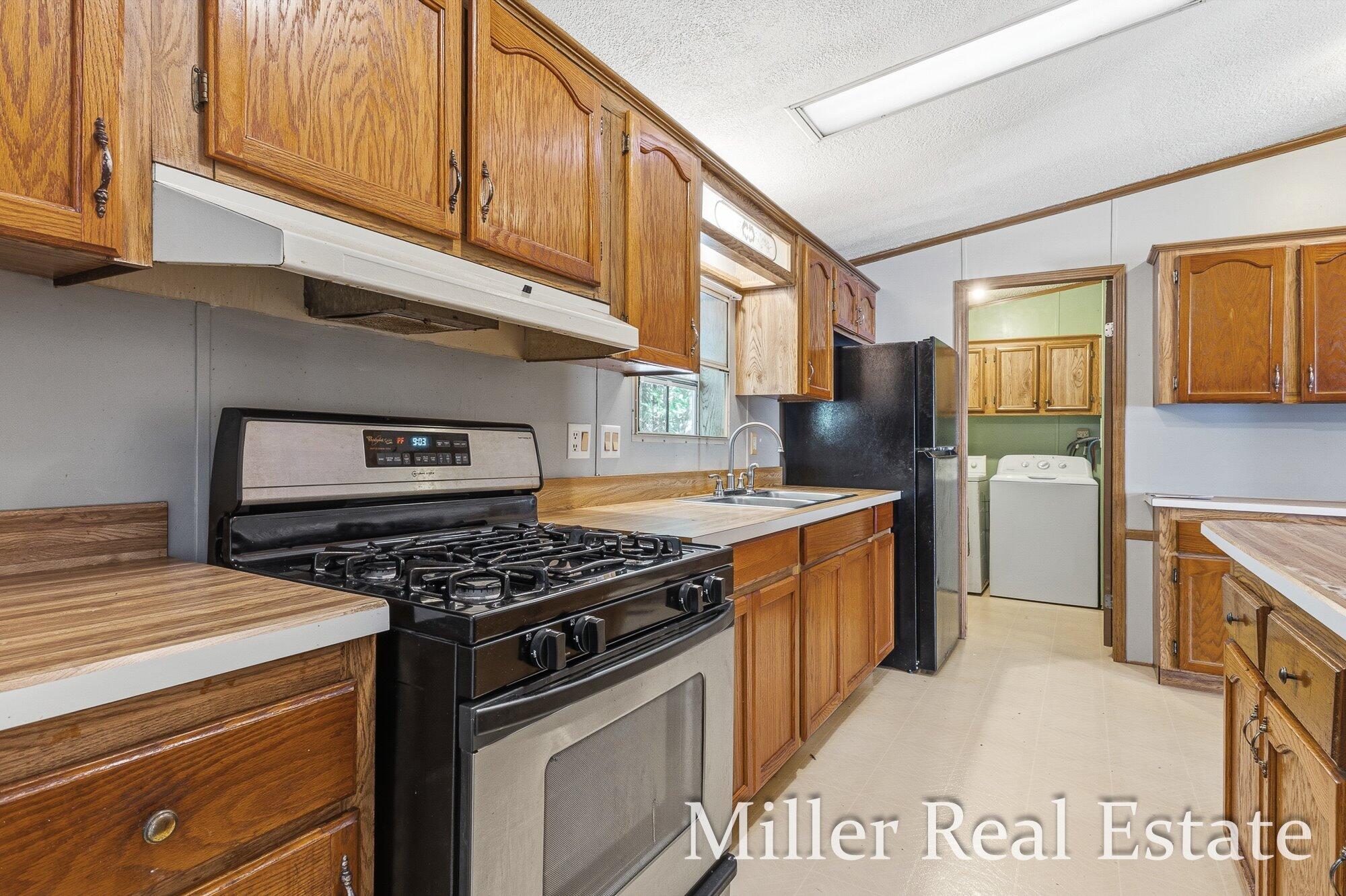 12780 North Avenue Property Photo 4