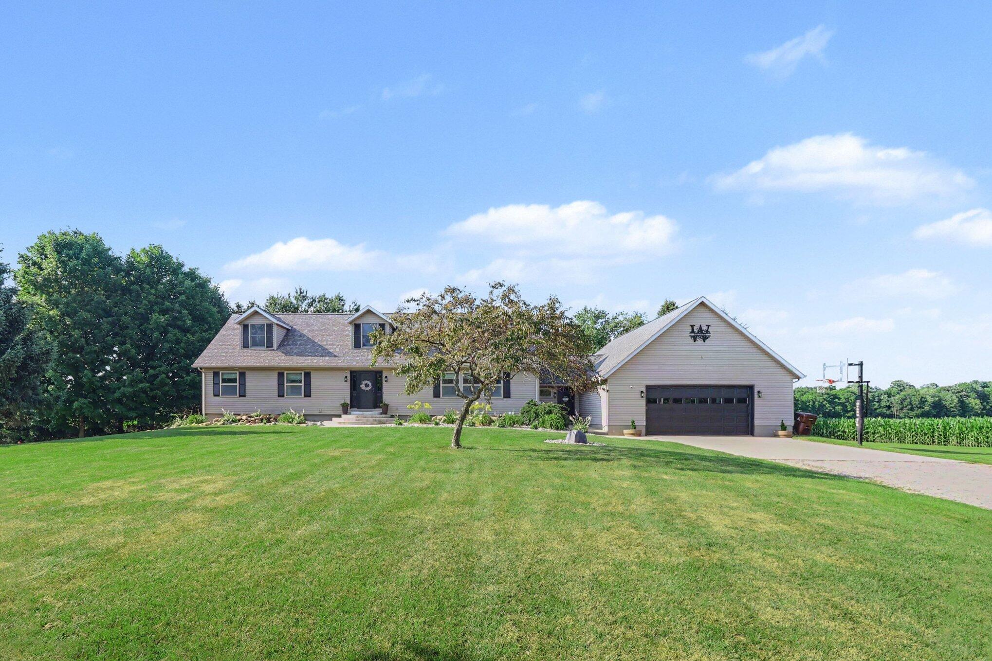 295 E Fitchburg Road Property Photo 1