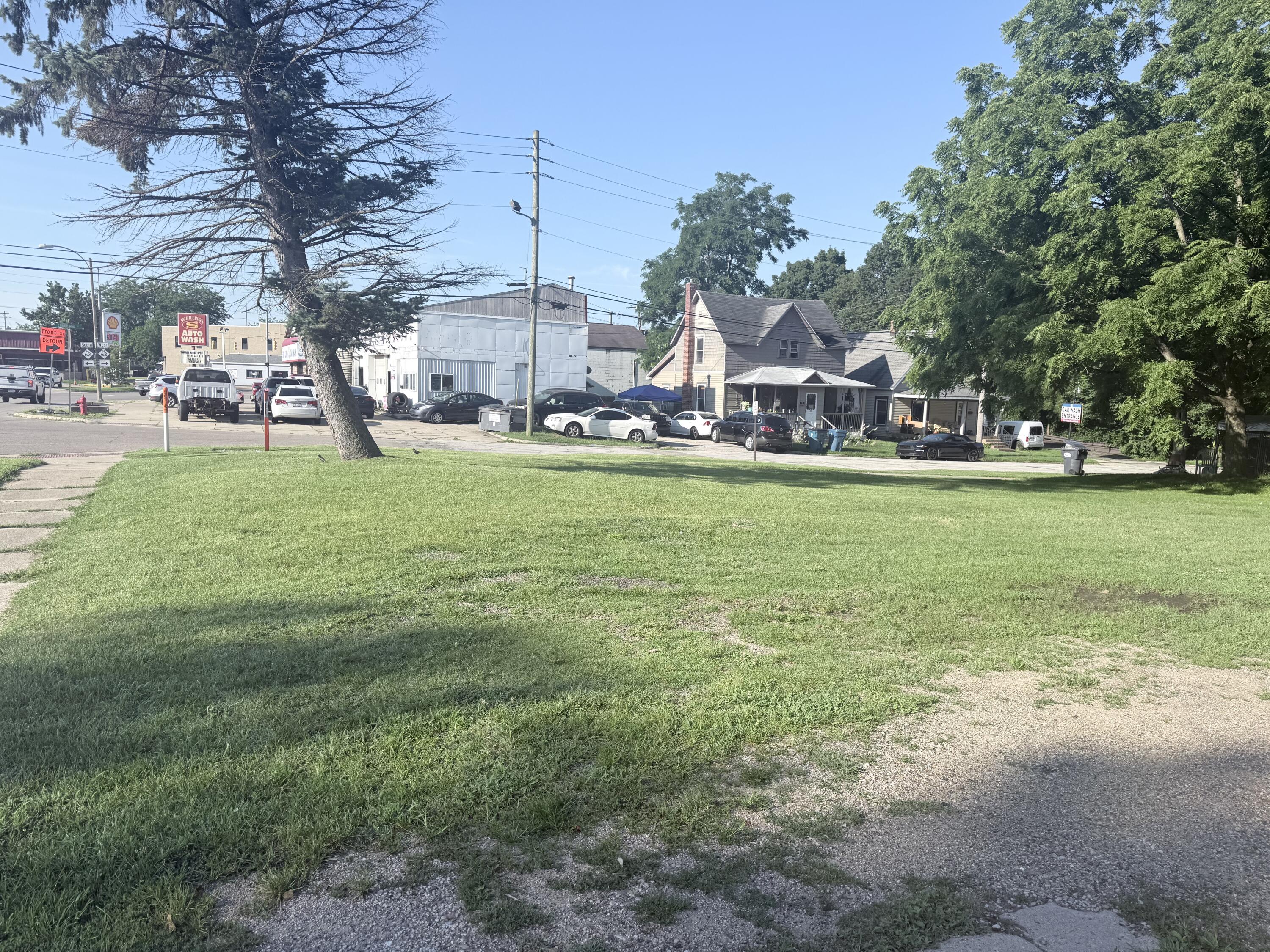 201 N Front Street Property Photo 3