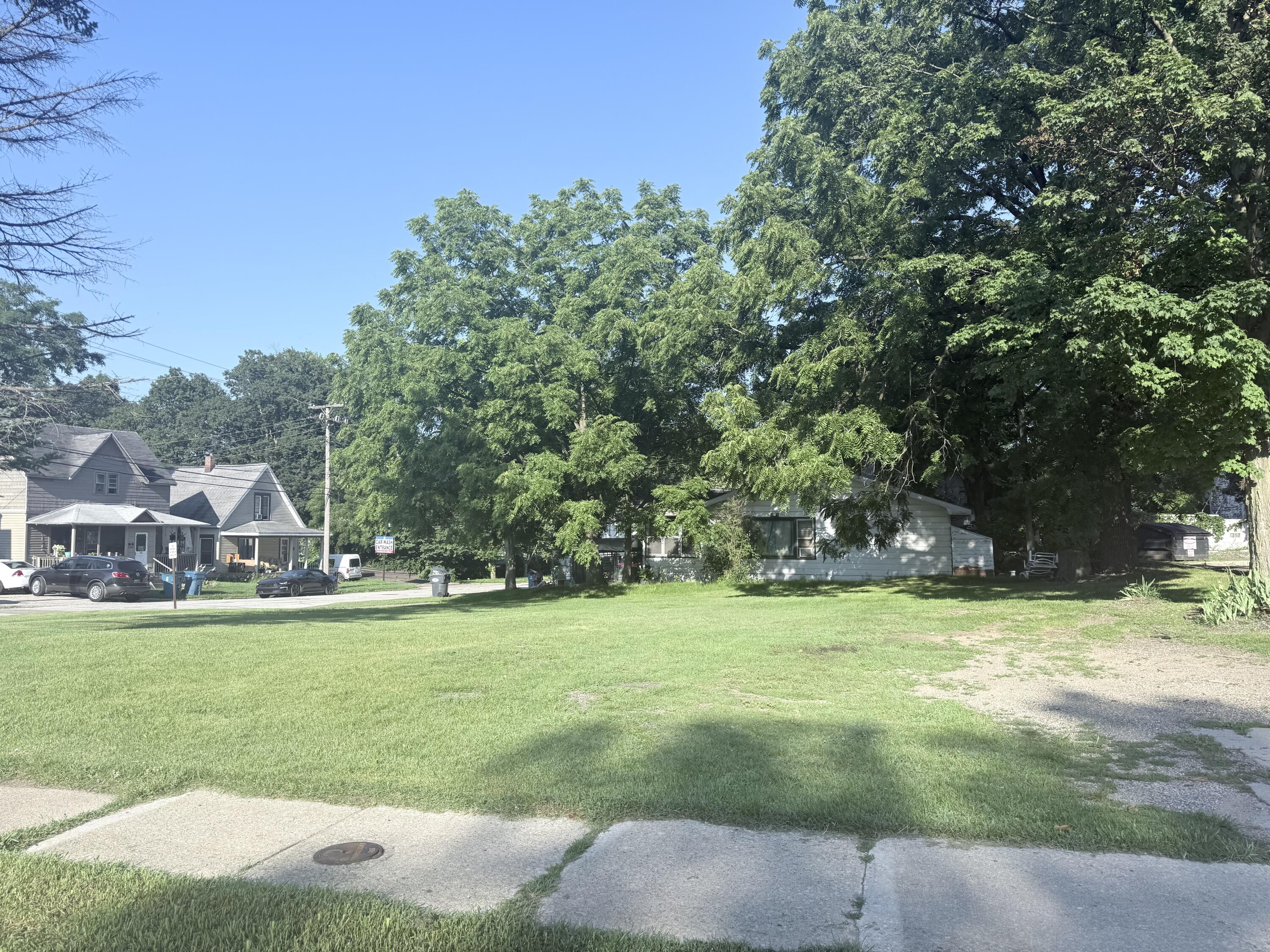 201 N Front Street Property Photo 5