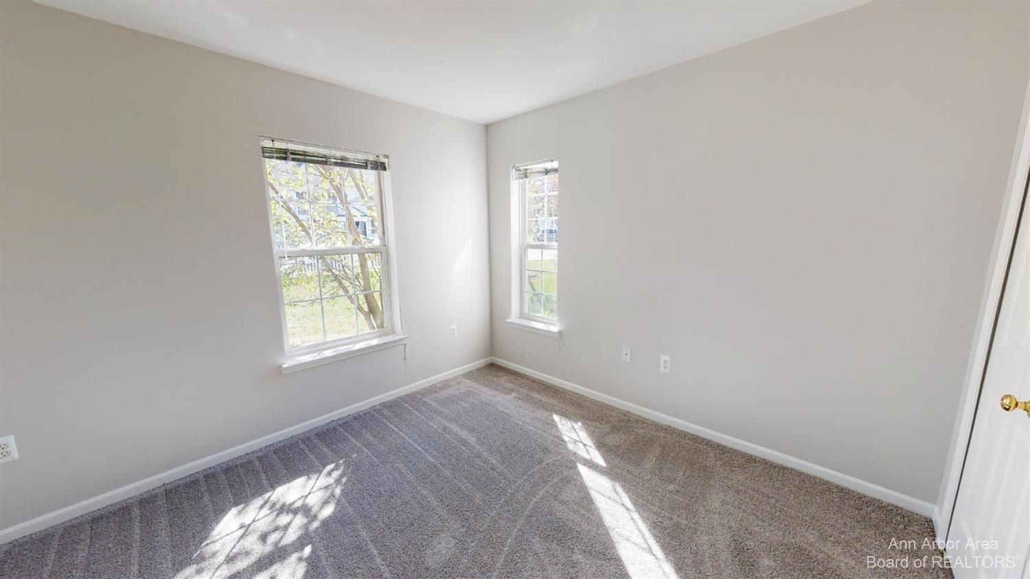 2785 S Knightsbridge Circle Property Photo 10