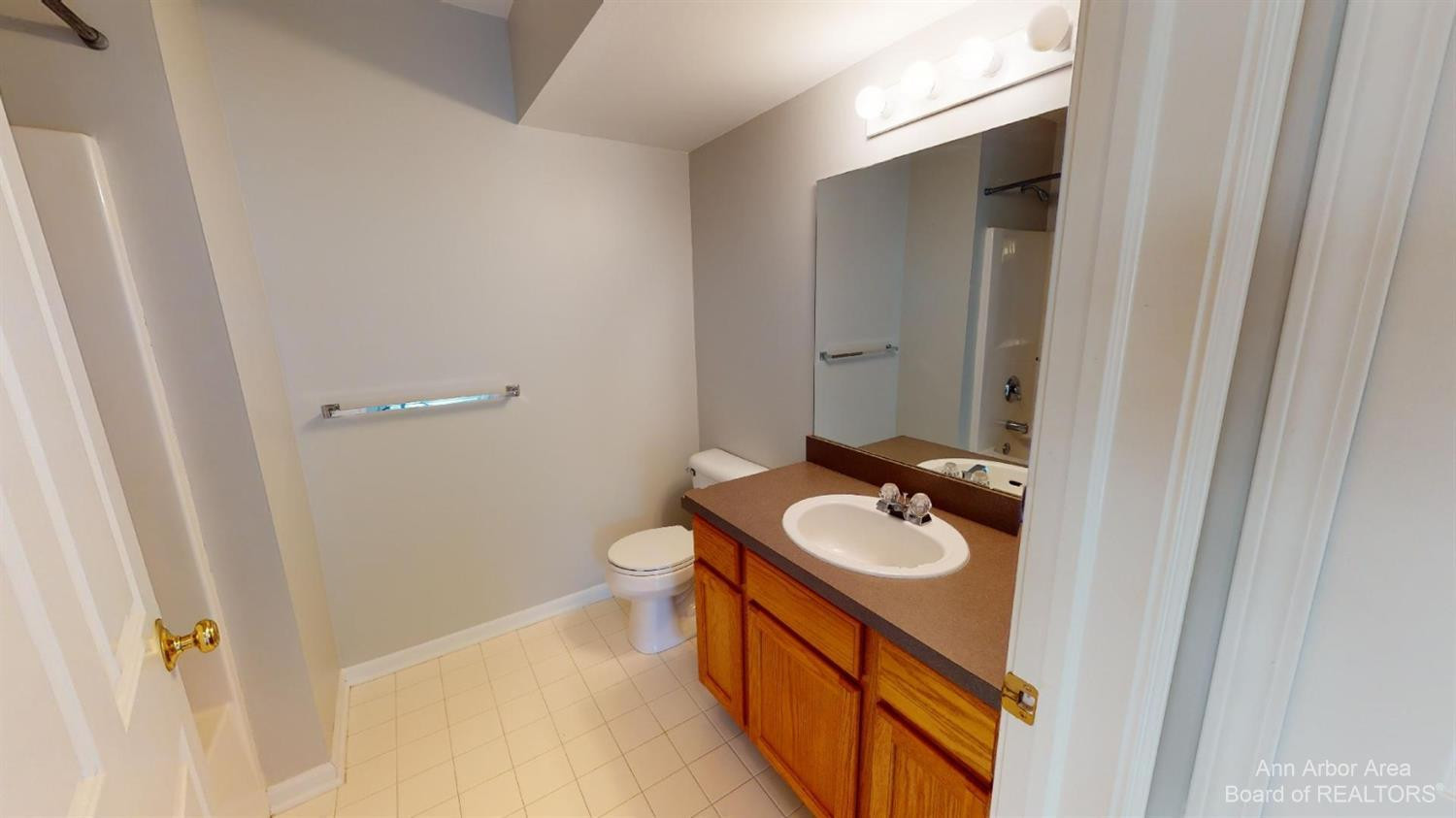 2785 S Knightsbridge Circle Property Photo 12