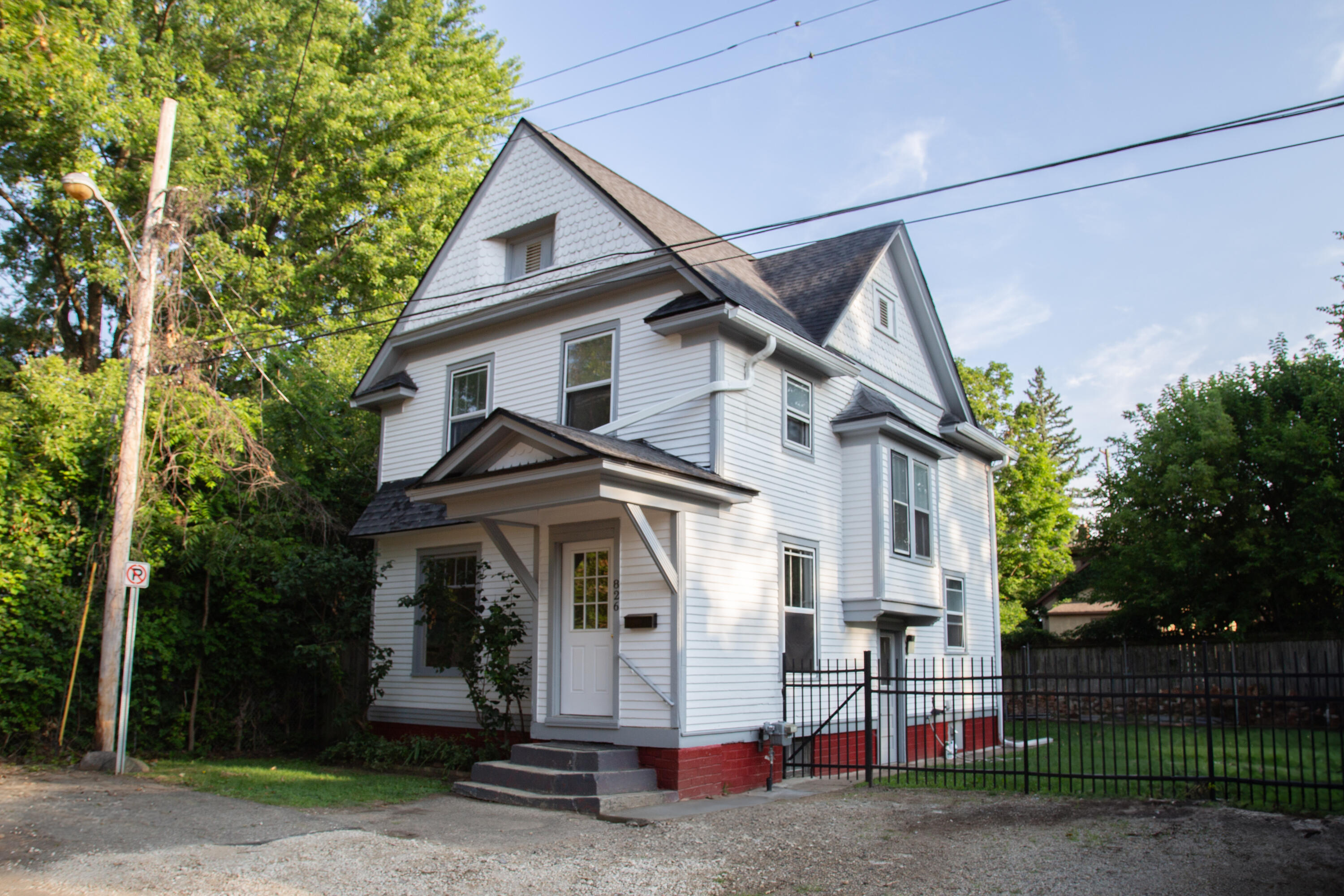 826 Normal Court Property Photo 1