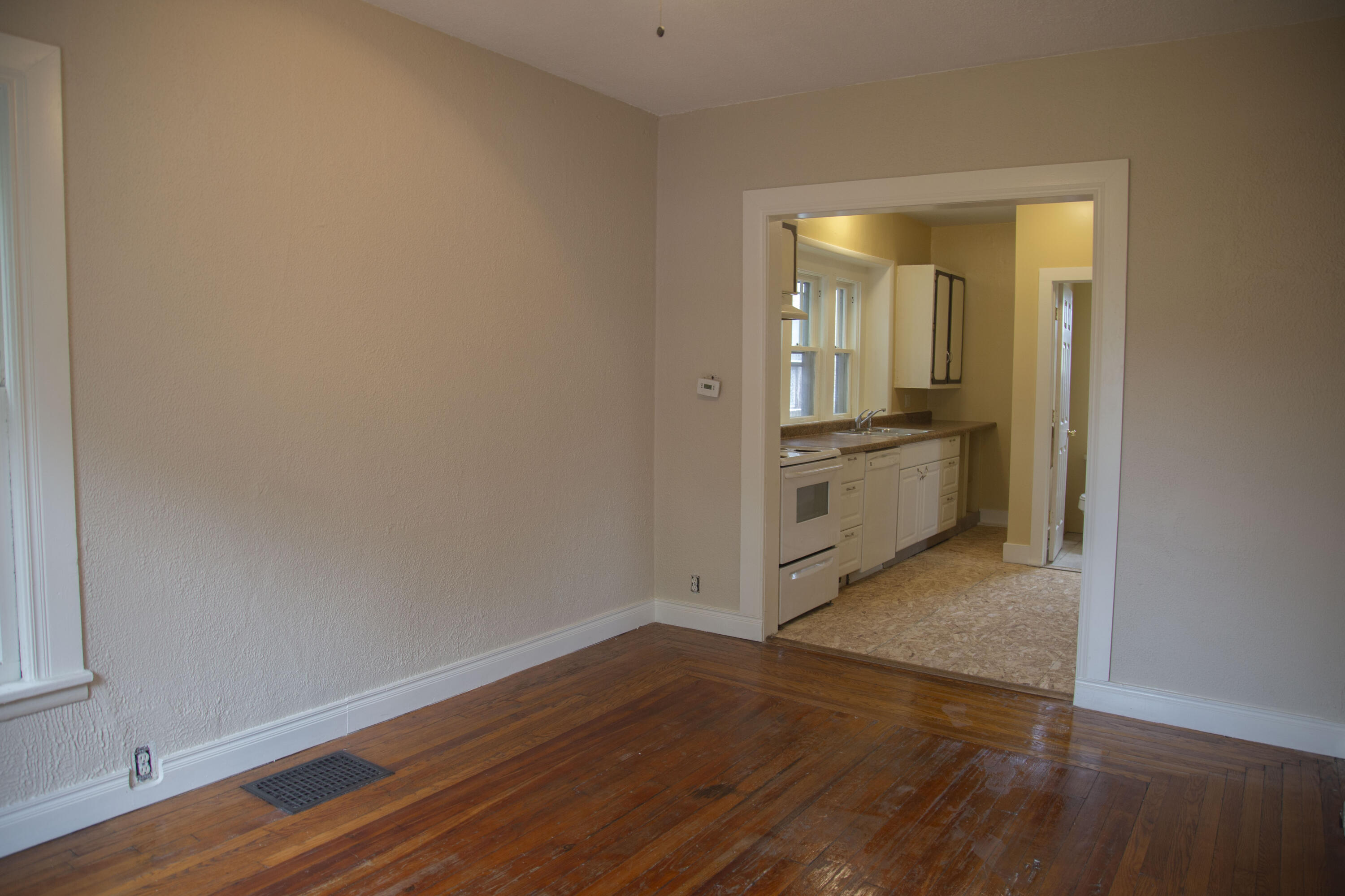 826 Normal Court Property Photo 5