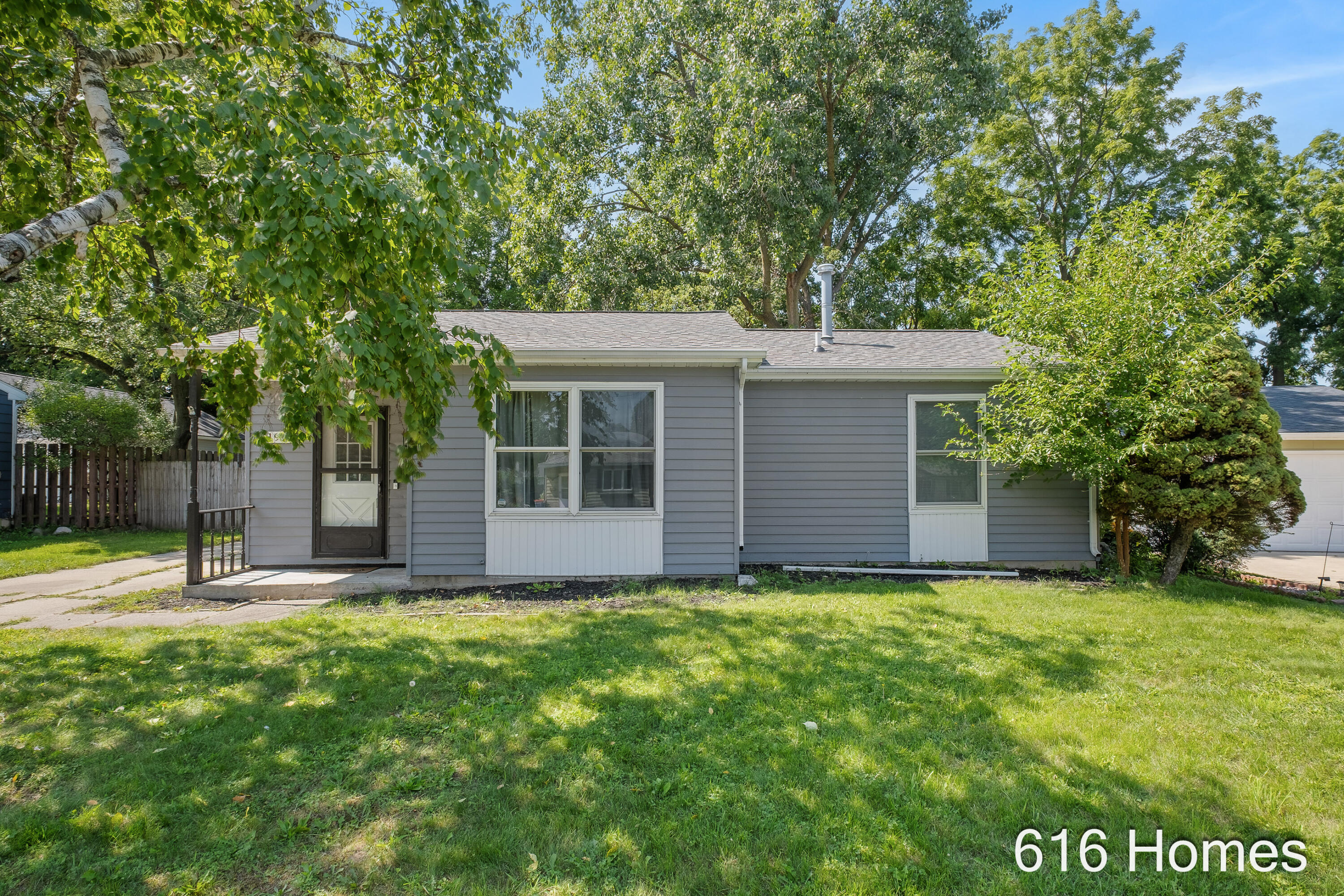 1911 Benjamin Avenue Ne Property Photo 1