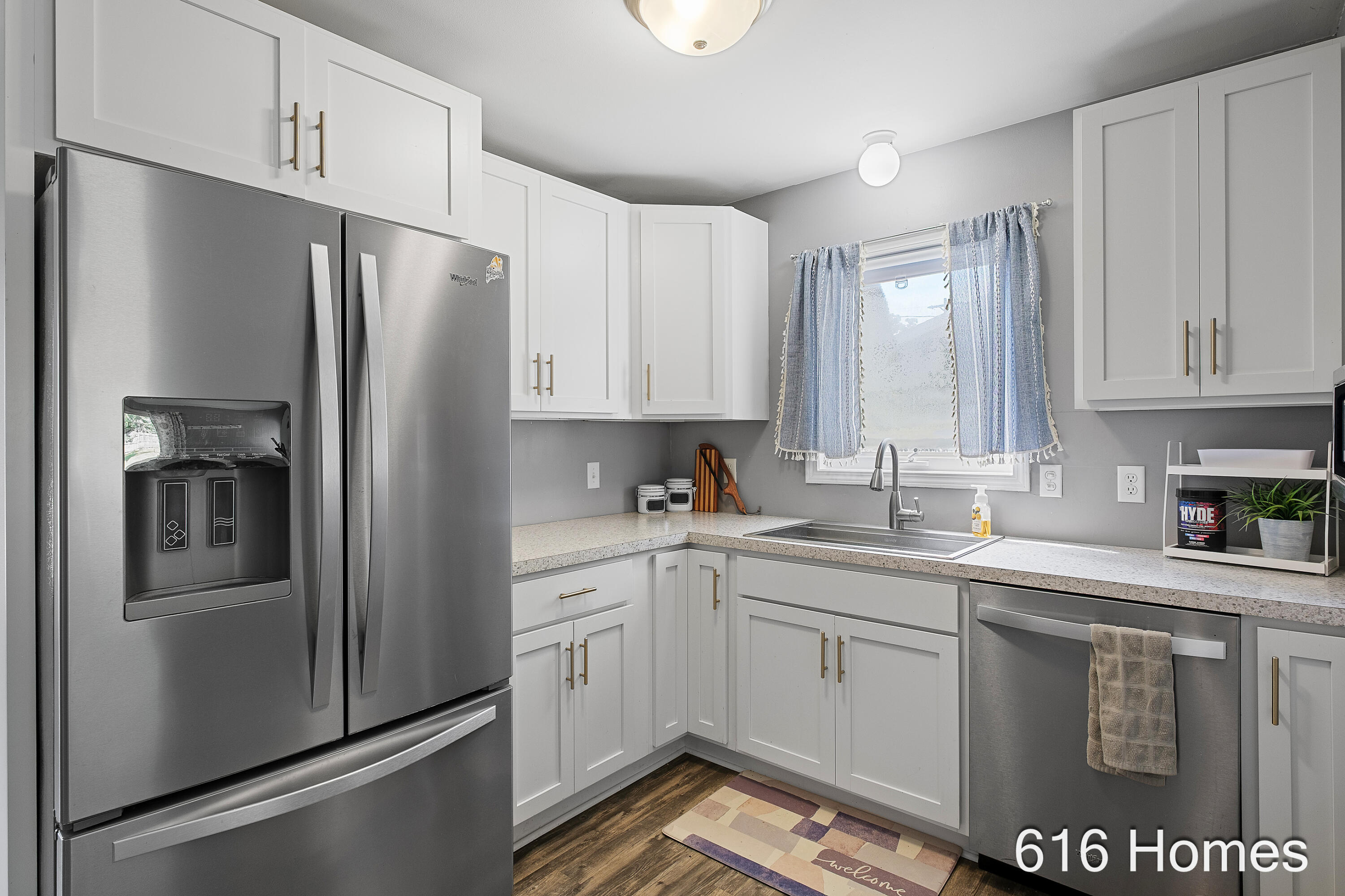 1911 Benjamin Avenue Ne Property Photo 8