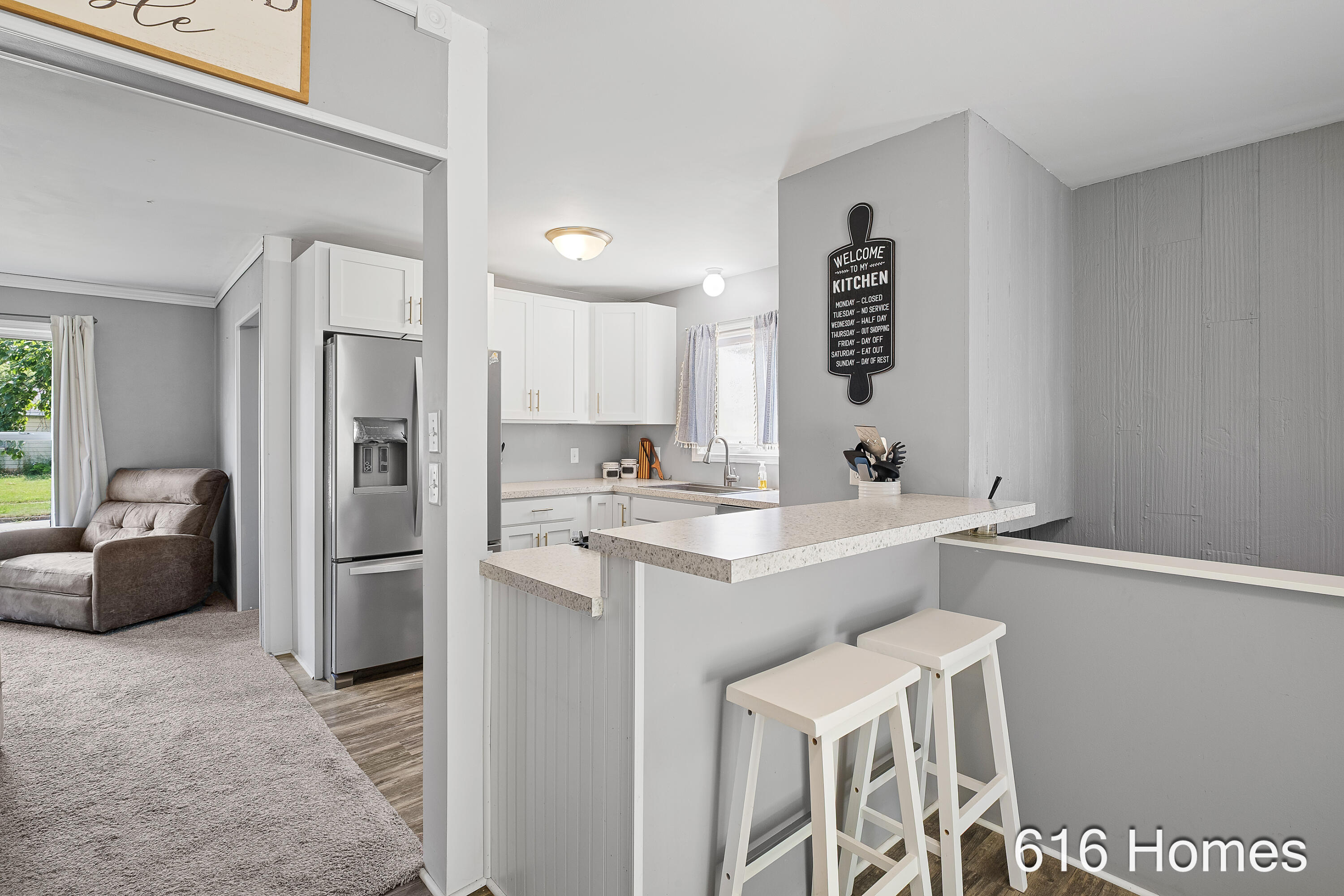 1911 Benjamin Avenue Ne Property Photo 10