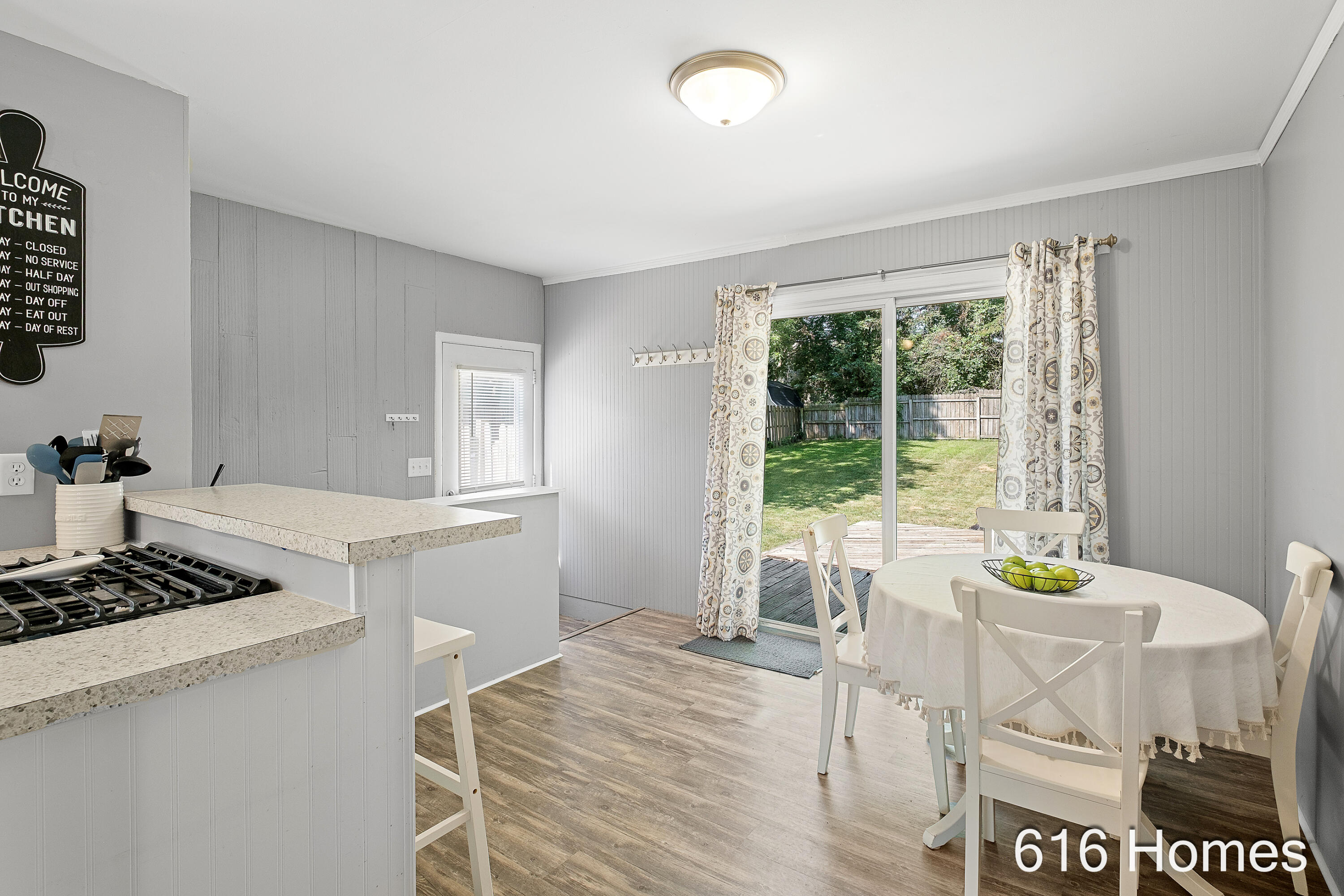 1911 Benjamin Avenue Ne Property Photo 11