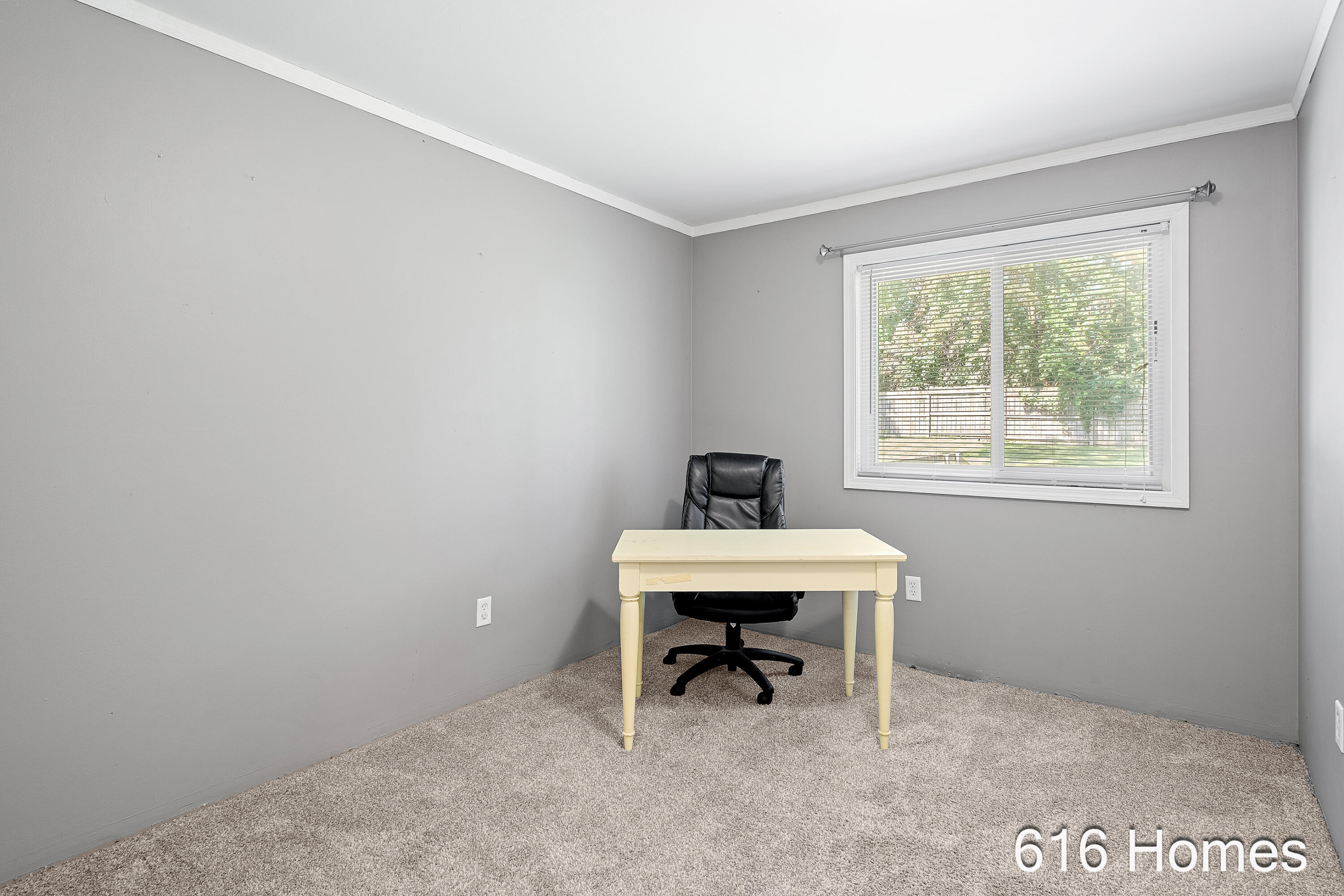 1911 Benjamin Avenue Ne Property Photo 13