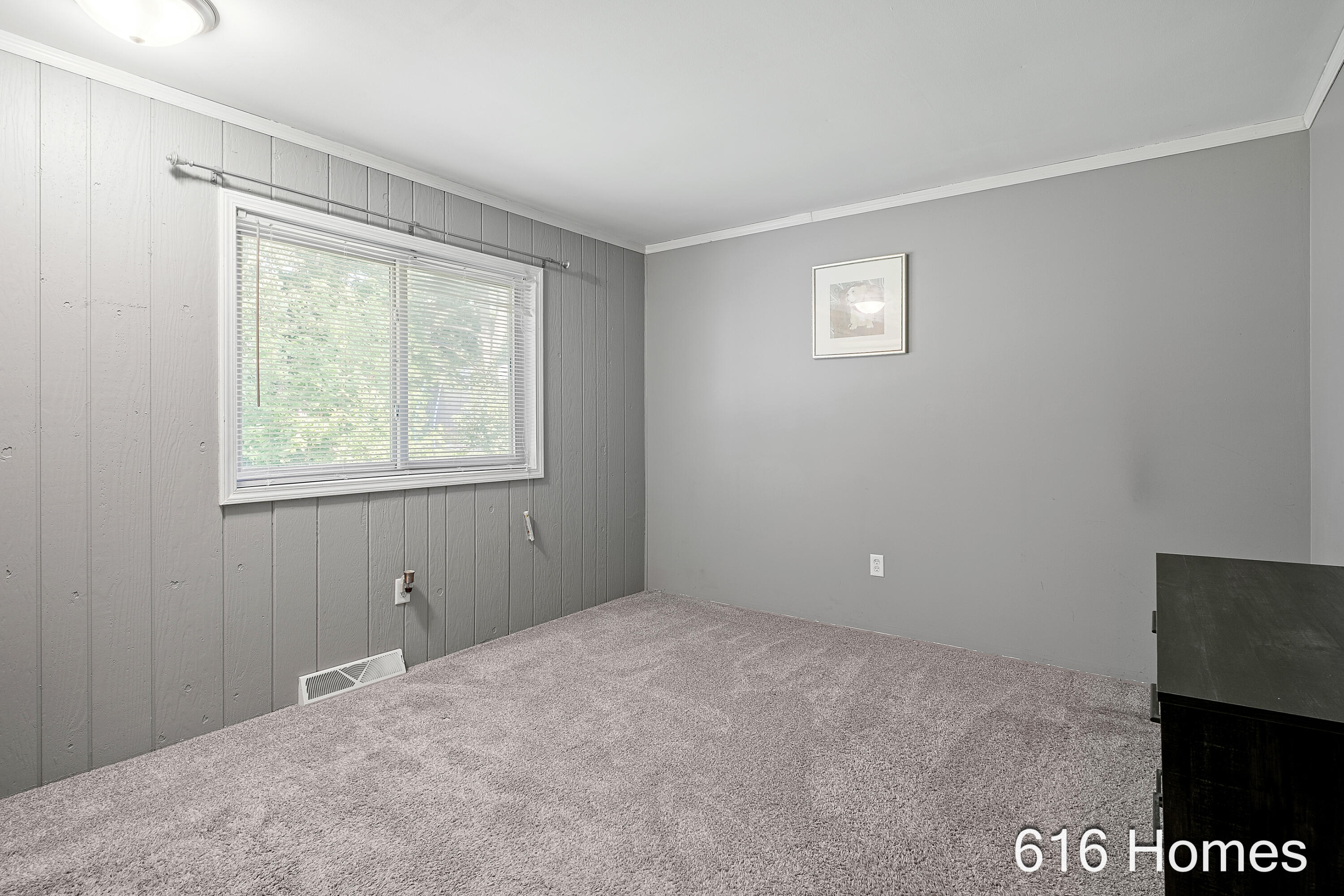 1911 Benjamin Avenue Ne Property Photo 15