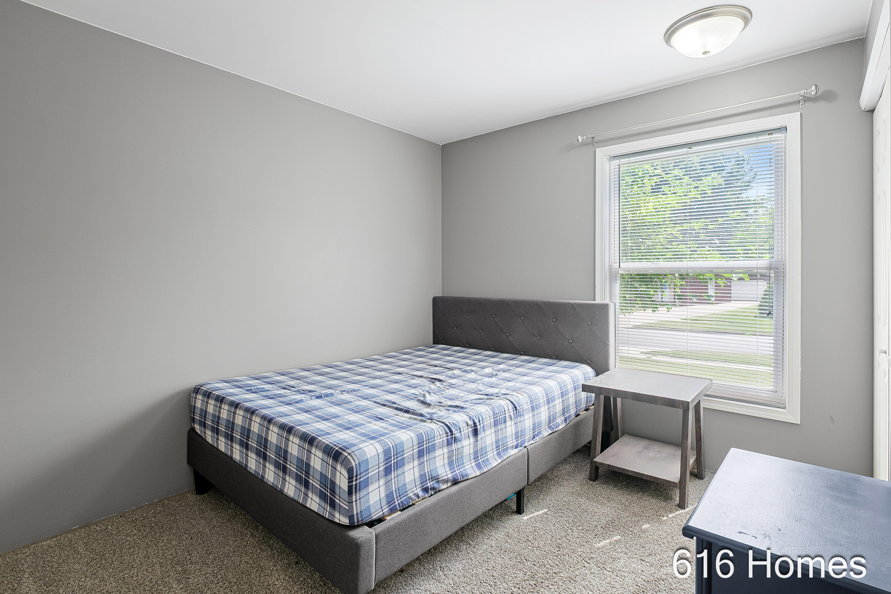 1911 Benjamin Avenue Ne Property Photo 17