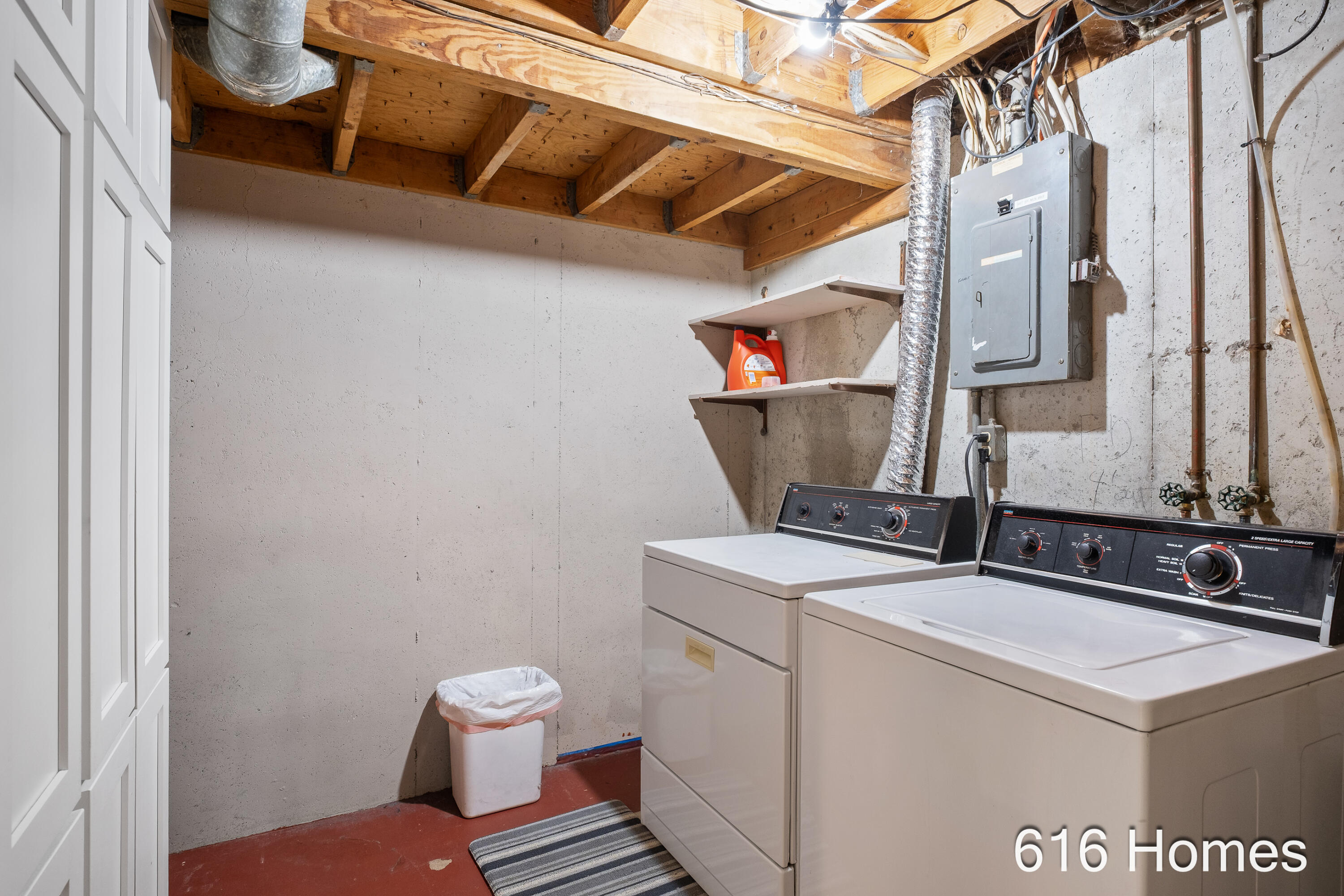 1911 Benjamin Avenue Ne Property Photo 24