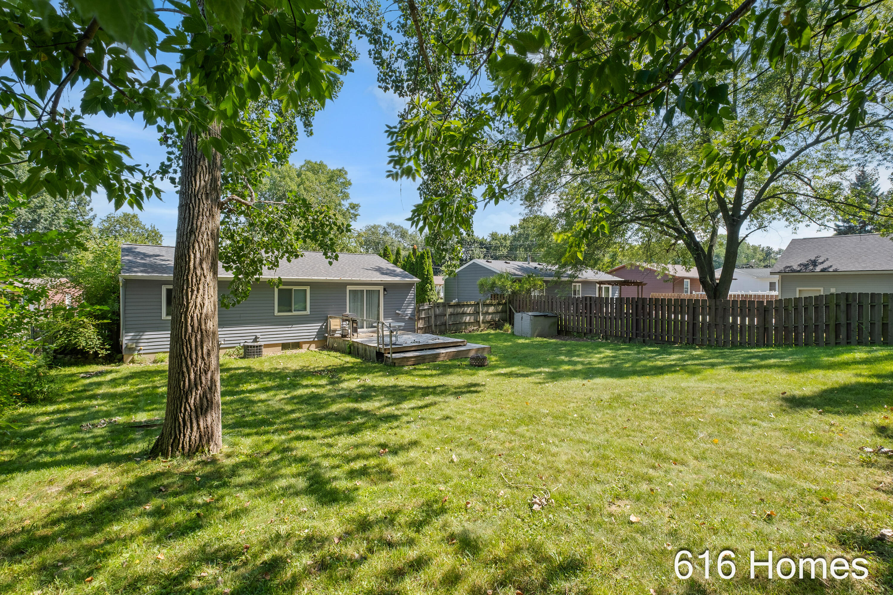 1911 Benjamin Avenue Ne Property Photo 28