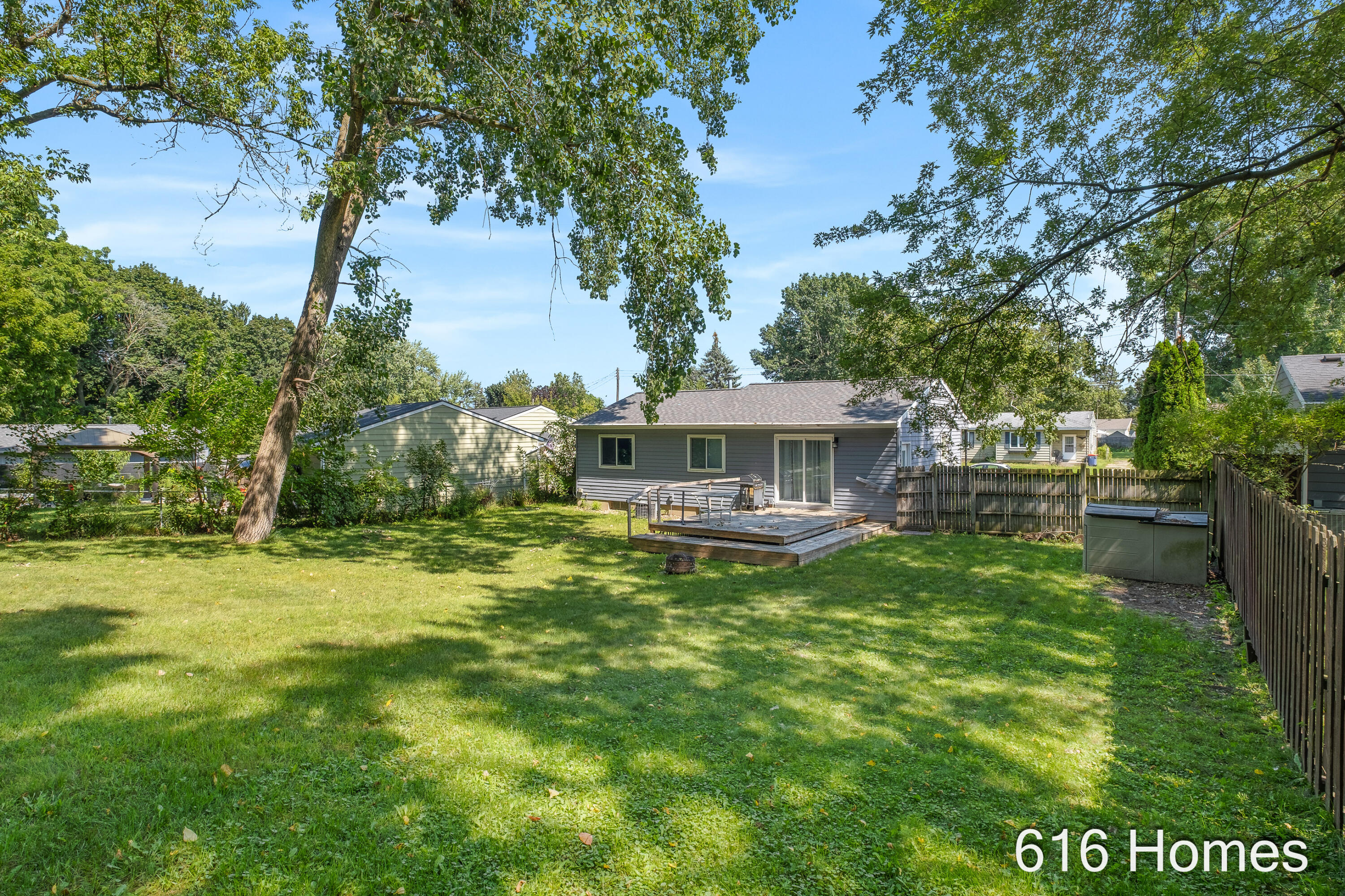 1911 Benjamin Avenue Ne Property Photo 30