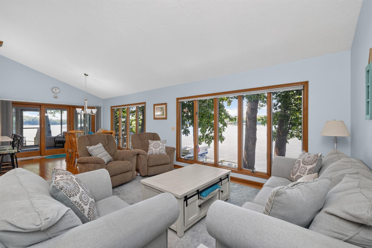 61763 Crestlane Drive Property Photo 8
