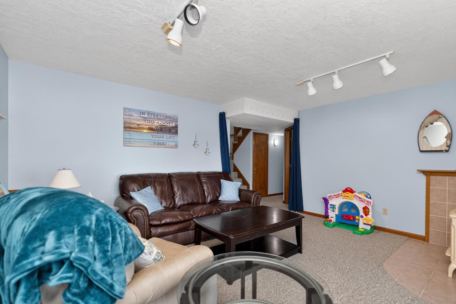 61763 Crestlane Drive Property Photo 25