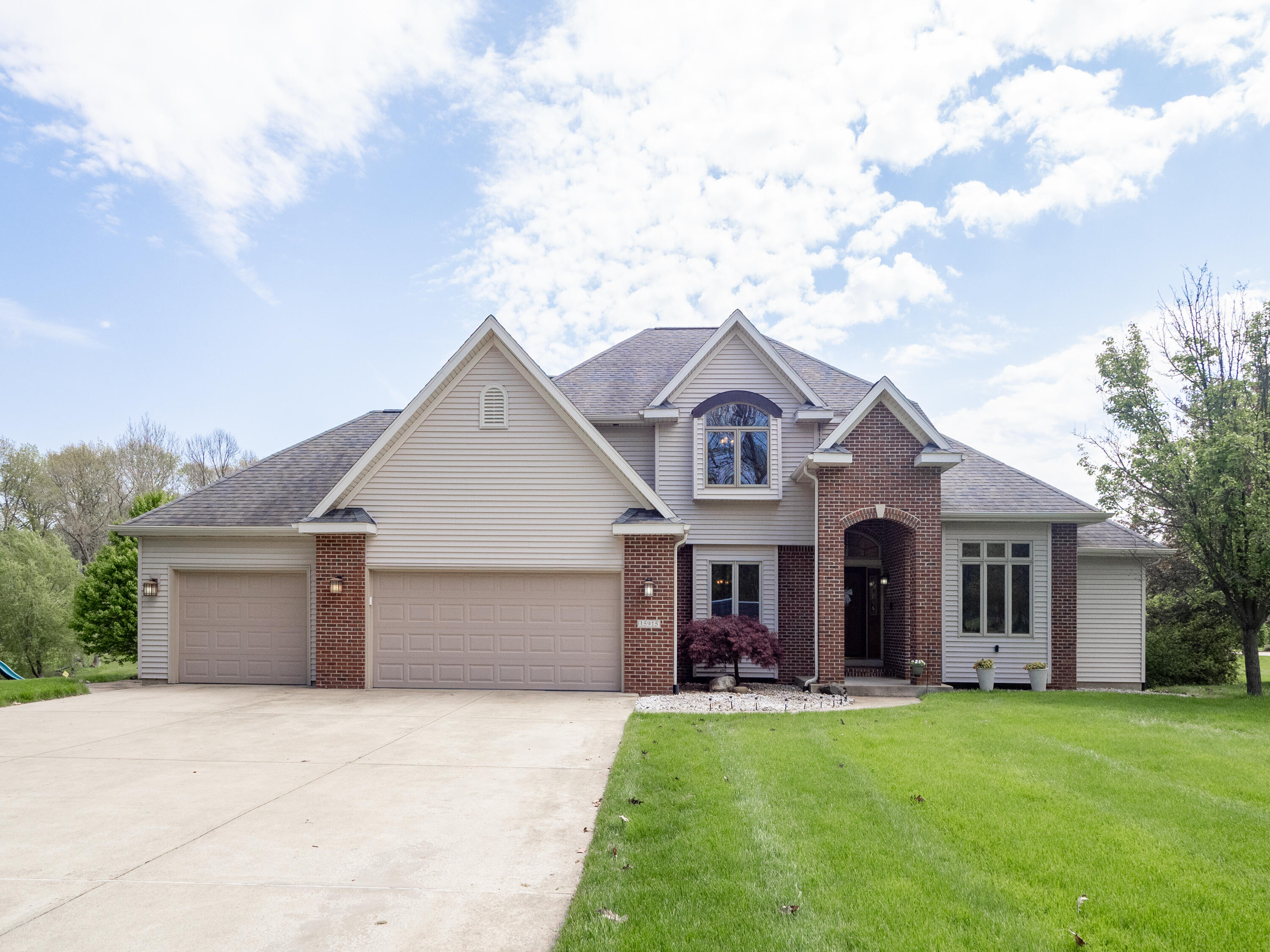 15915 Indian Valley Street Property Photo 1