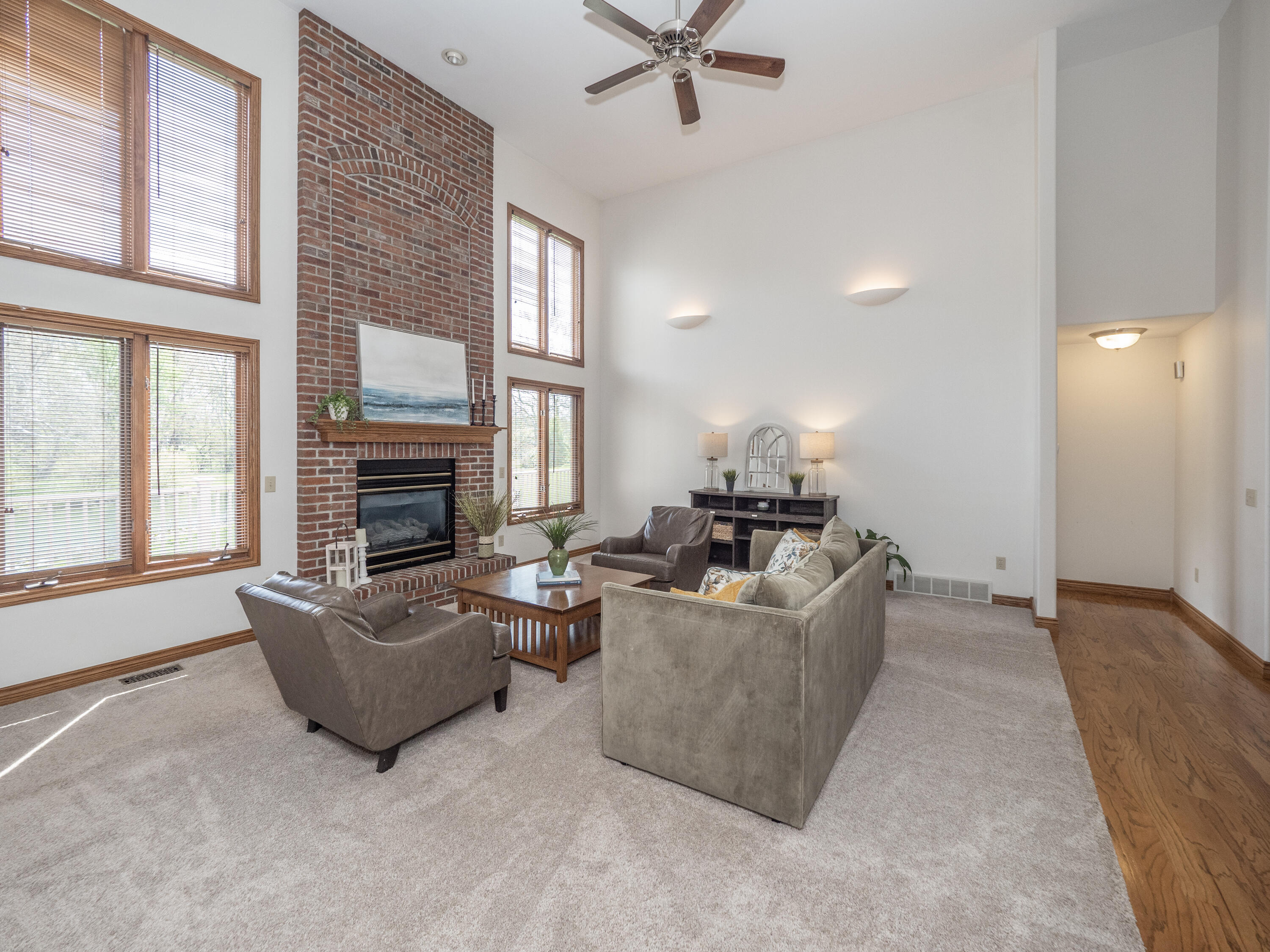 15915 Indian Valley Street Property Photo 9