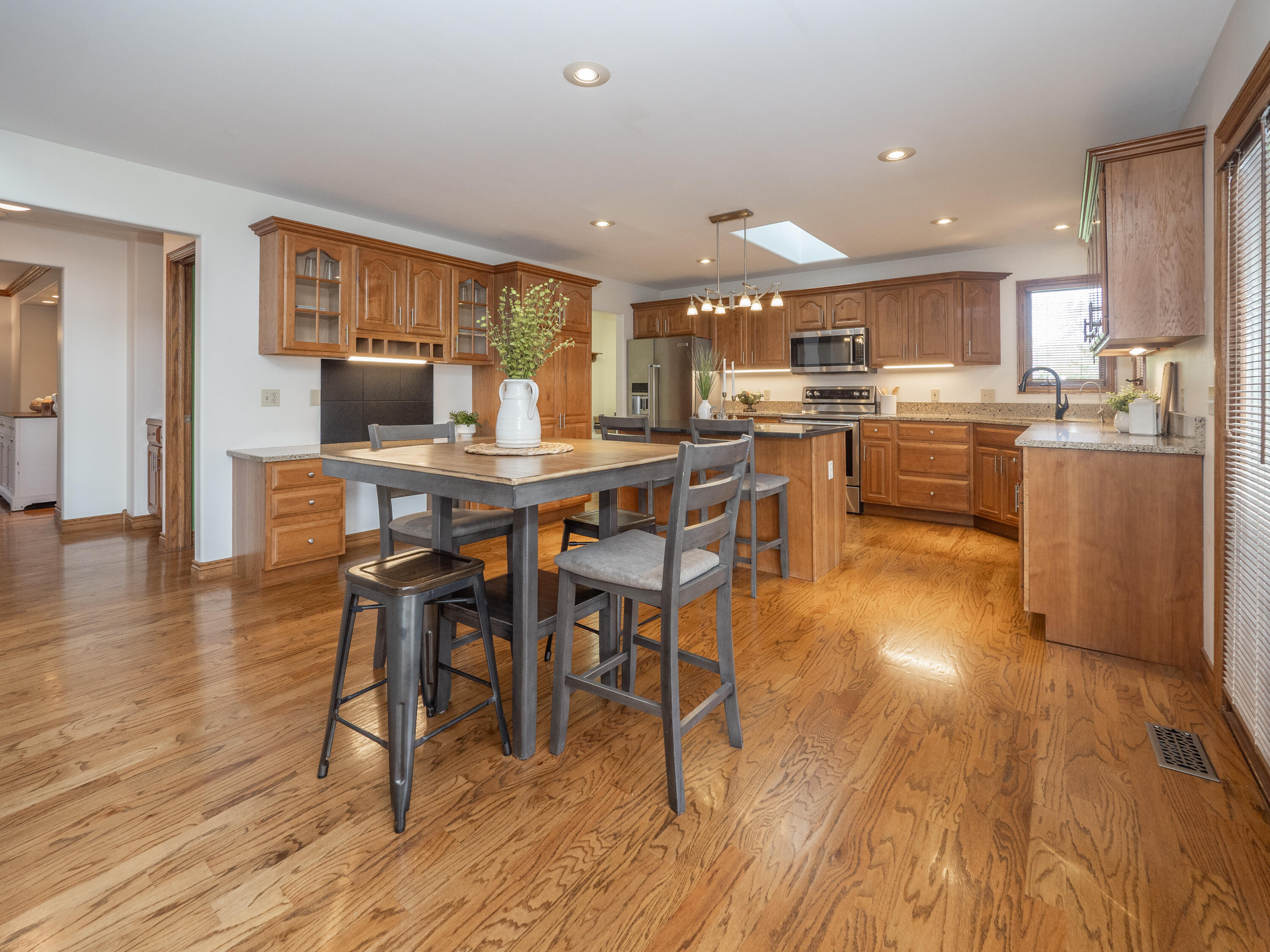 15915 Indian Valley Street Property Photo 14