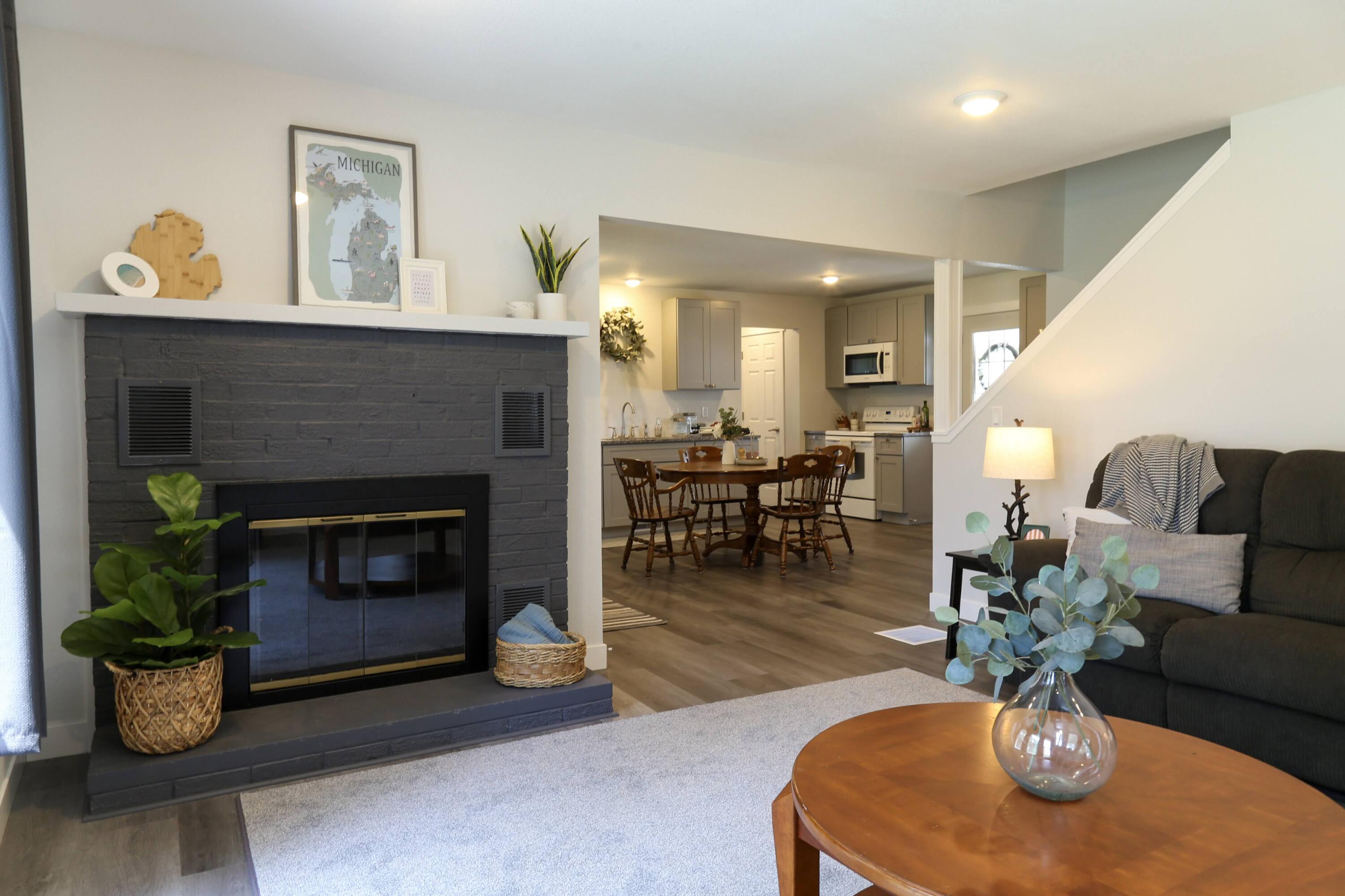 10797 E T Avenue Property Photo 6