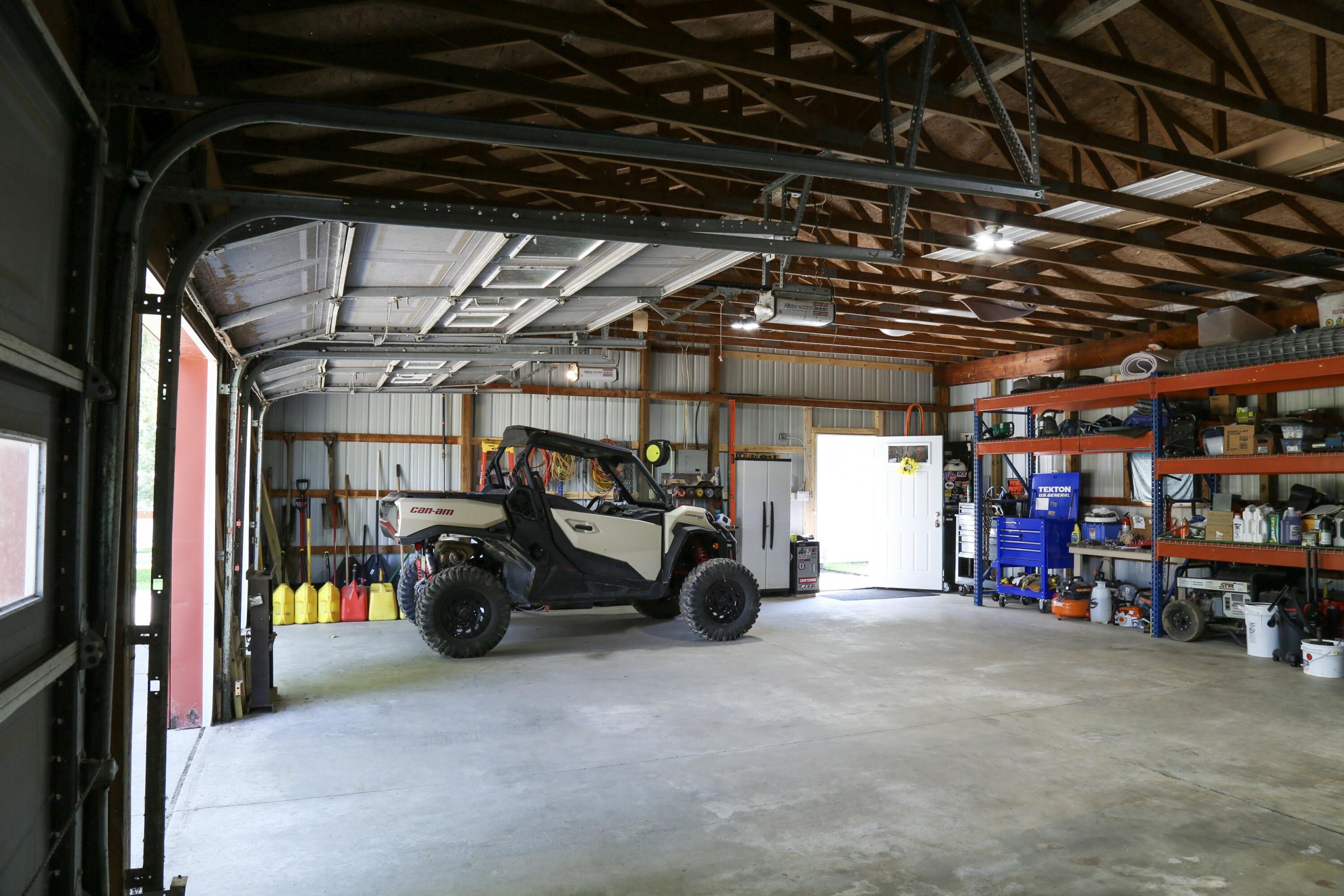 10797 E T Avenue Property Photo 24