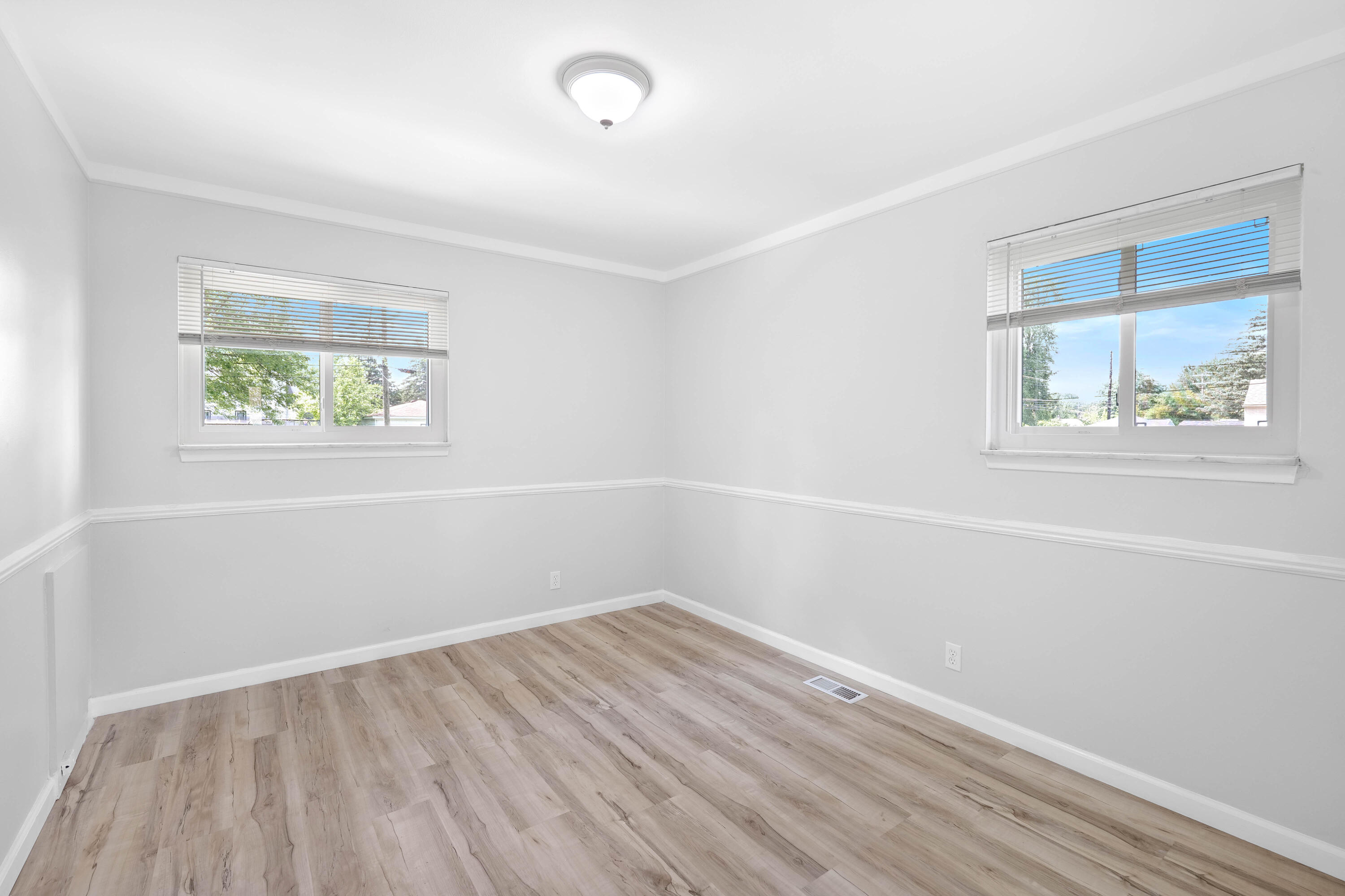 21135 La Salle Boulevard Property Photo 8