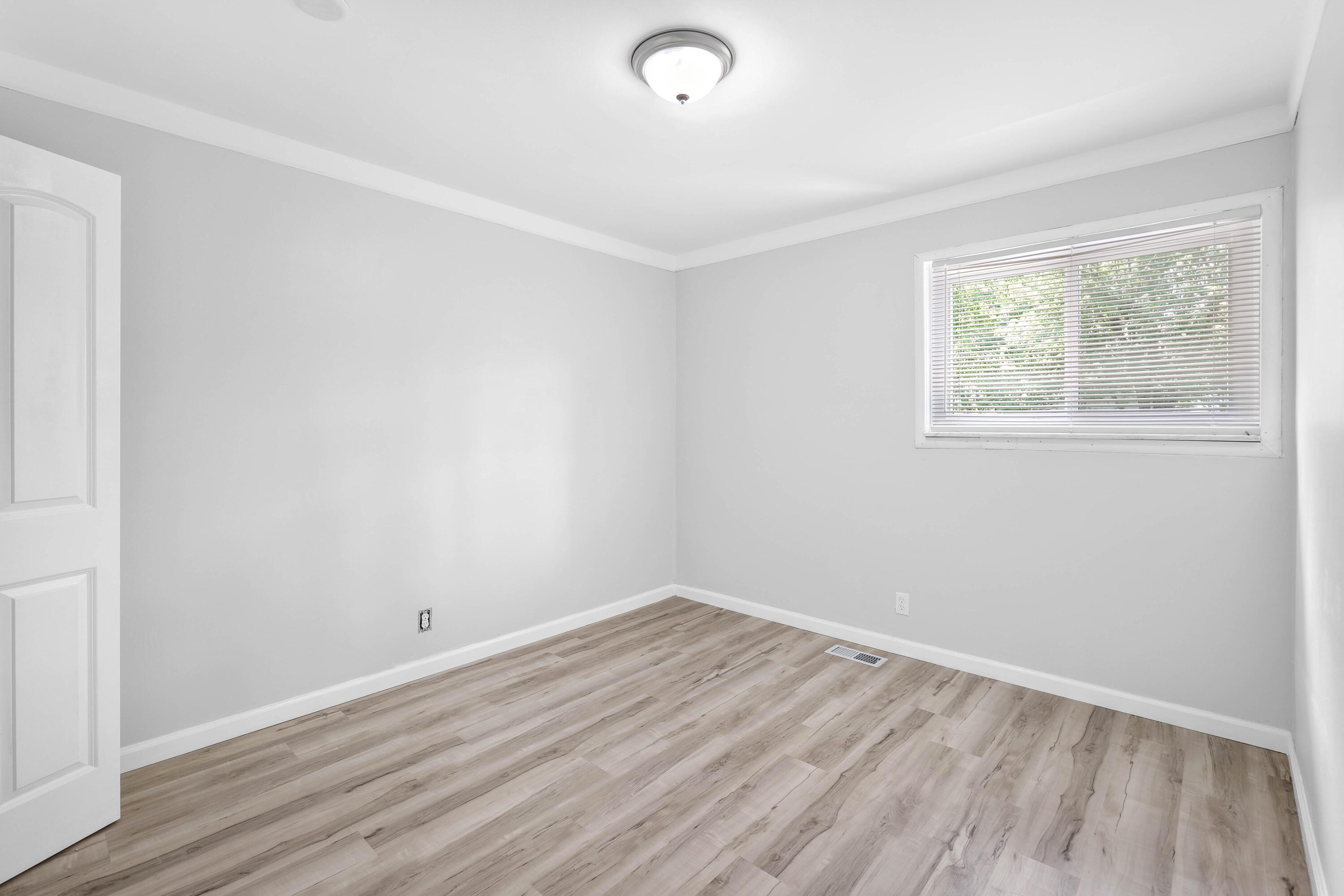 21135 La Salle Boulevard Property Photo 10